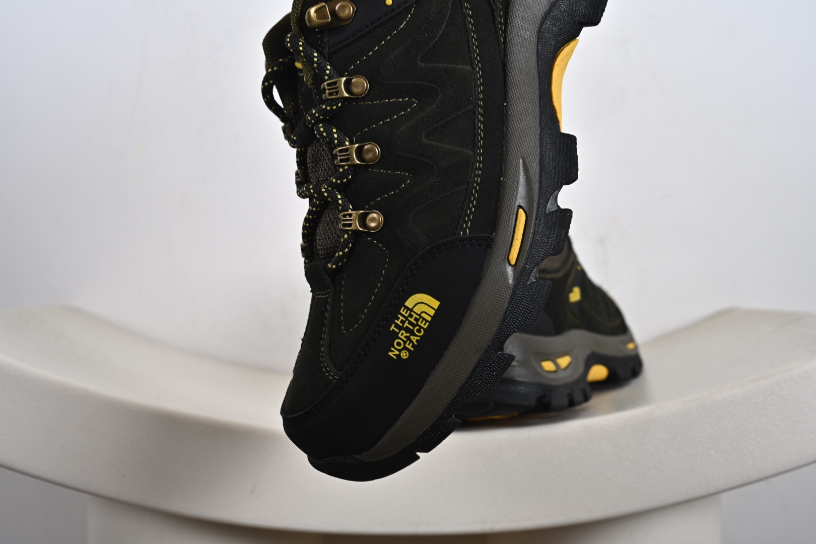 Columbia 哥伦比亚户外登山鞋 户外越野徒步鞋