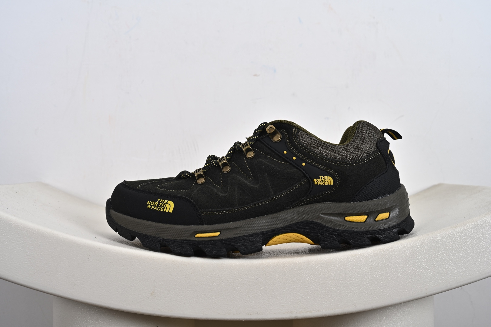 Columbia 哥伦比亚户外登山鞋 户外越野徒步鞋