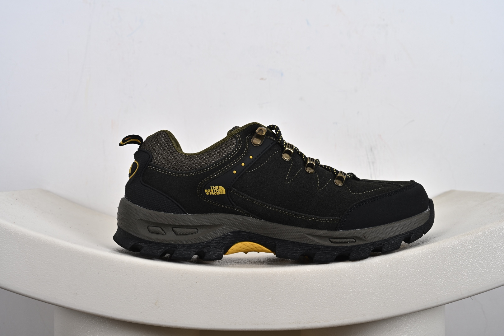 Columbia 哥伦比亚户外登山鞋 户外越野徒步鞋