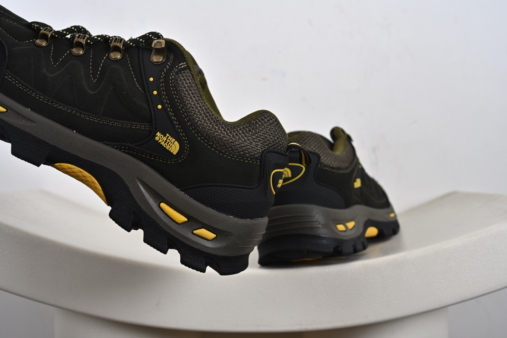 Columbia 哥伦比亚户外登山鞋 户外越野徒步鞋