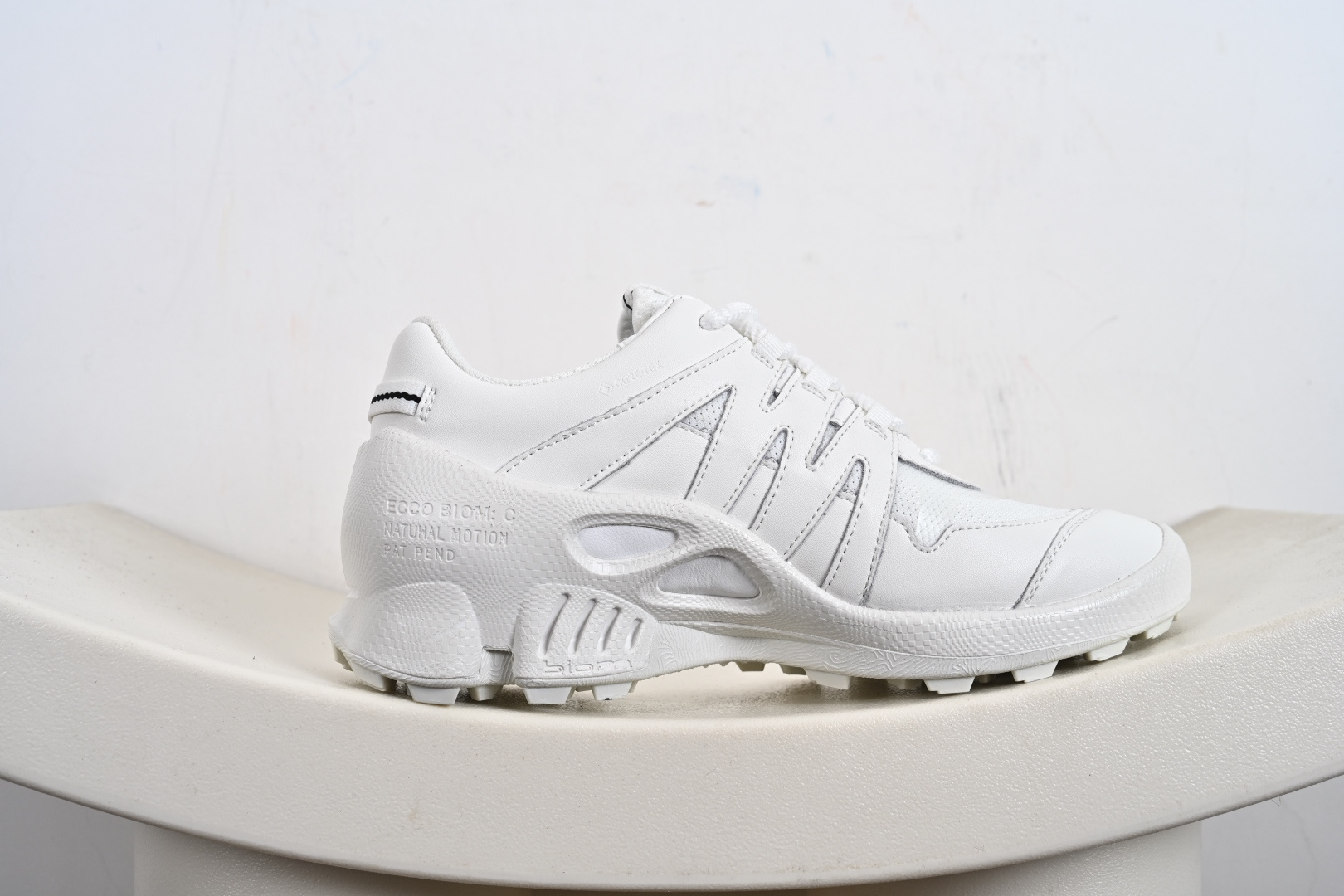 ECCO爱步Men's Sports Running Biom C Leather 健步C系列低帮系带真皮轻量百搭休闲运动鞋 803254