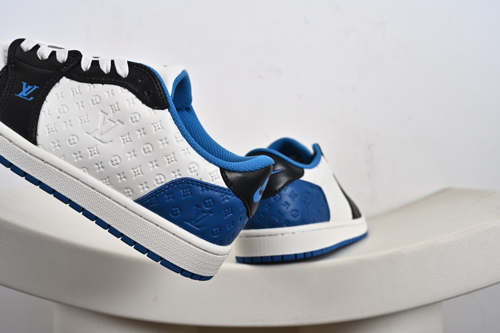 高端定制Air Jordan 1 Low AJ1 乔1 “LV路易威登联名---白黑帆布印花”高端定制 低帮复古篮球鞋