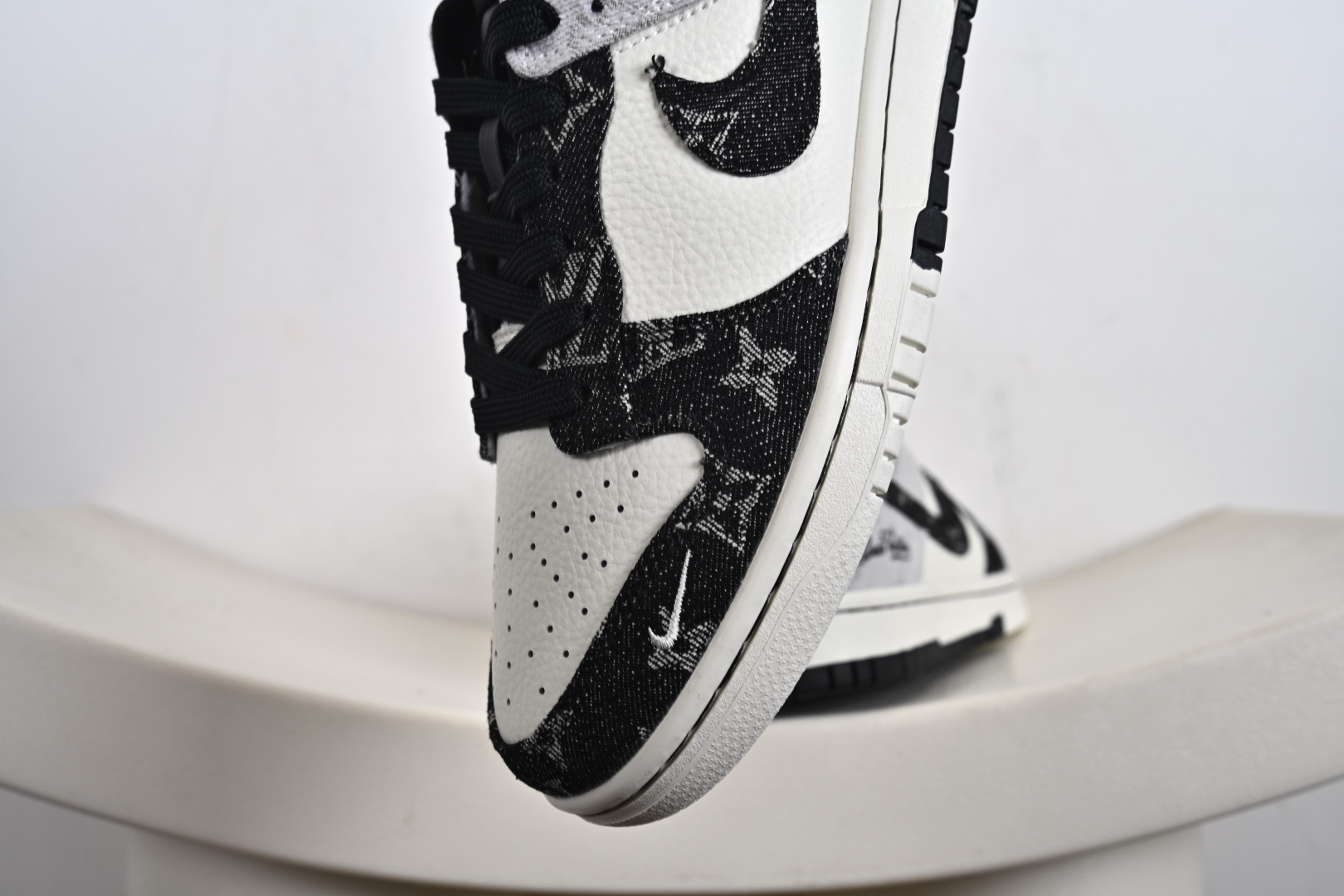 定制版Dunk Low × 高端定制 低帮休闲板鞋 SC0601-473