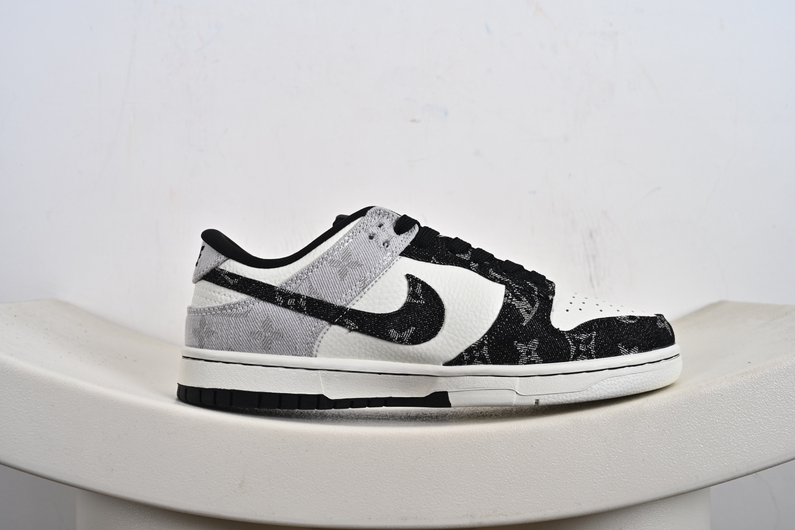 定制版Dunk Low × 高端定制 低帮休闲板鞋 SC0601-473