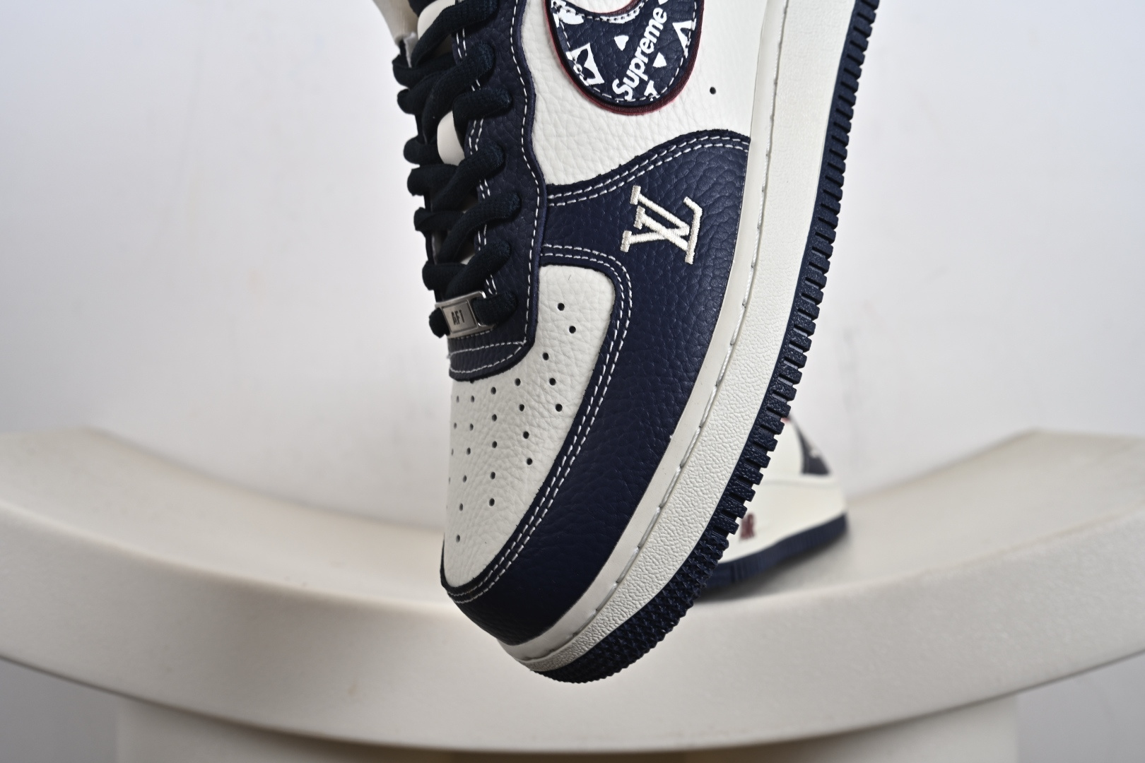 定制版Supreme x Louis x NK Air Force 1 Low Sup x 空军一号 低帮 三方联名 蓝白红 YF9511-801