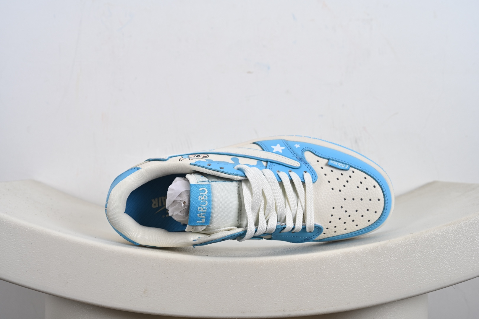 定制版Labubu x Travis Scott x Air Jordan 1 Low 拉布布 x AJ1 低帮 梦幻蓝白倒钩 AJ1 乔丹1代 aj1 乔1 低邦 蓝白倒勾联名 DZ5899-022