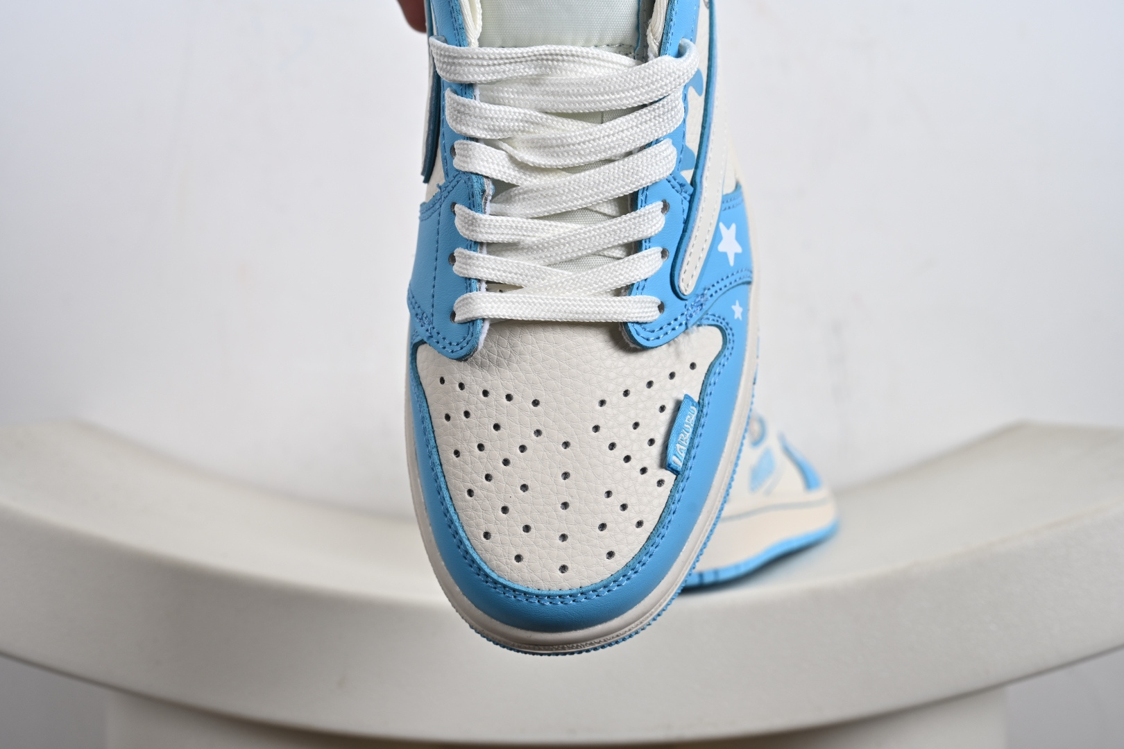 定制版Labubu x Travis Scott x Air Jordan 1 Low 拉布布 x AJ1 低帮 梦幻蓝白倒钩 AJ1 乔丹1代 aj1 乔1 低邦 蓝白倒勾联名 DZ5899-022