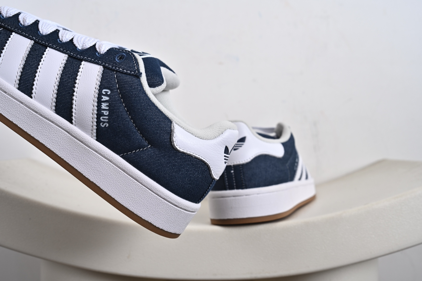 Adidas CAMPUS OOs W 阿迪达斯学院系列 面包风经典复古低帮百搭休闲运动板鞋 JI3163