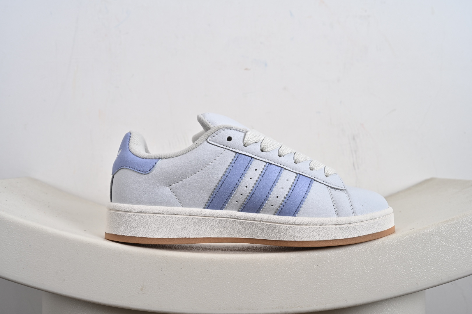 Adidas CAMPUS OOs W 阿迪达斯学院系列 面包风经典复古低帮百搭休闲运动板鞋 JQ7768