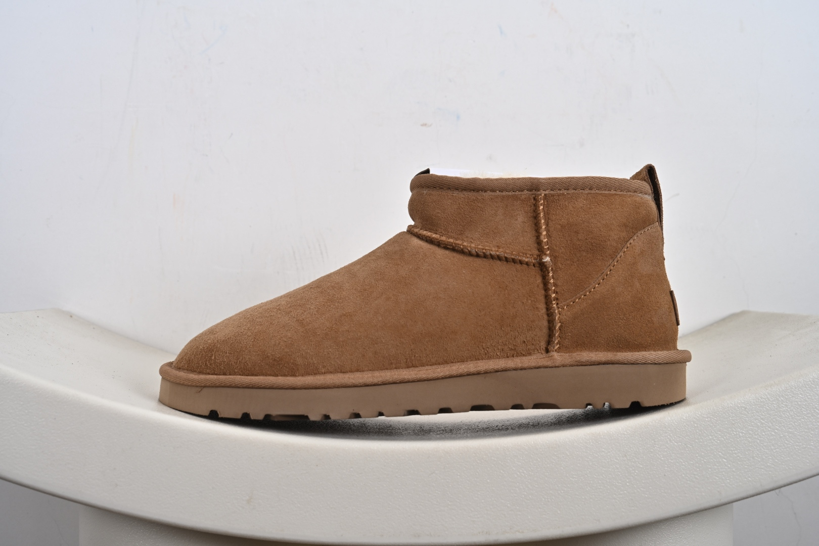 经典款 羊皮毛一体雪地靴 TREADLITE”轻翼”科技外底 1137391