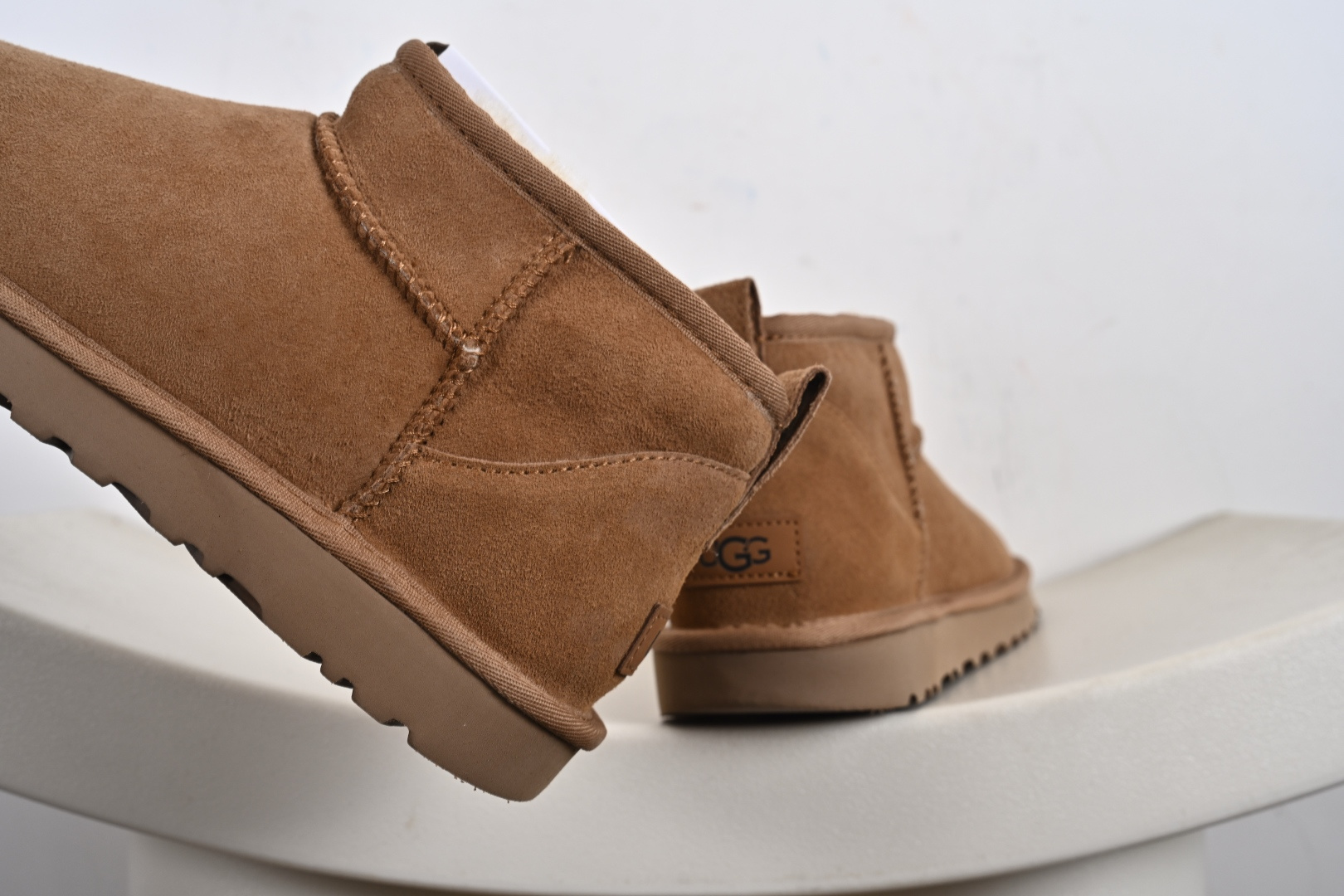 经典款 羊皮毛一体雪地靴 TREADLITE”轻翼”科技外底 1137391