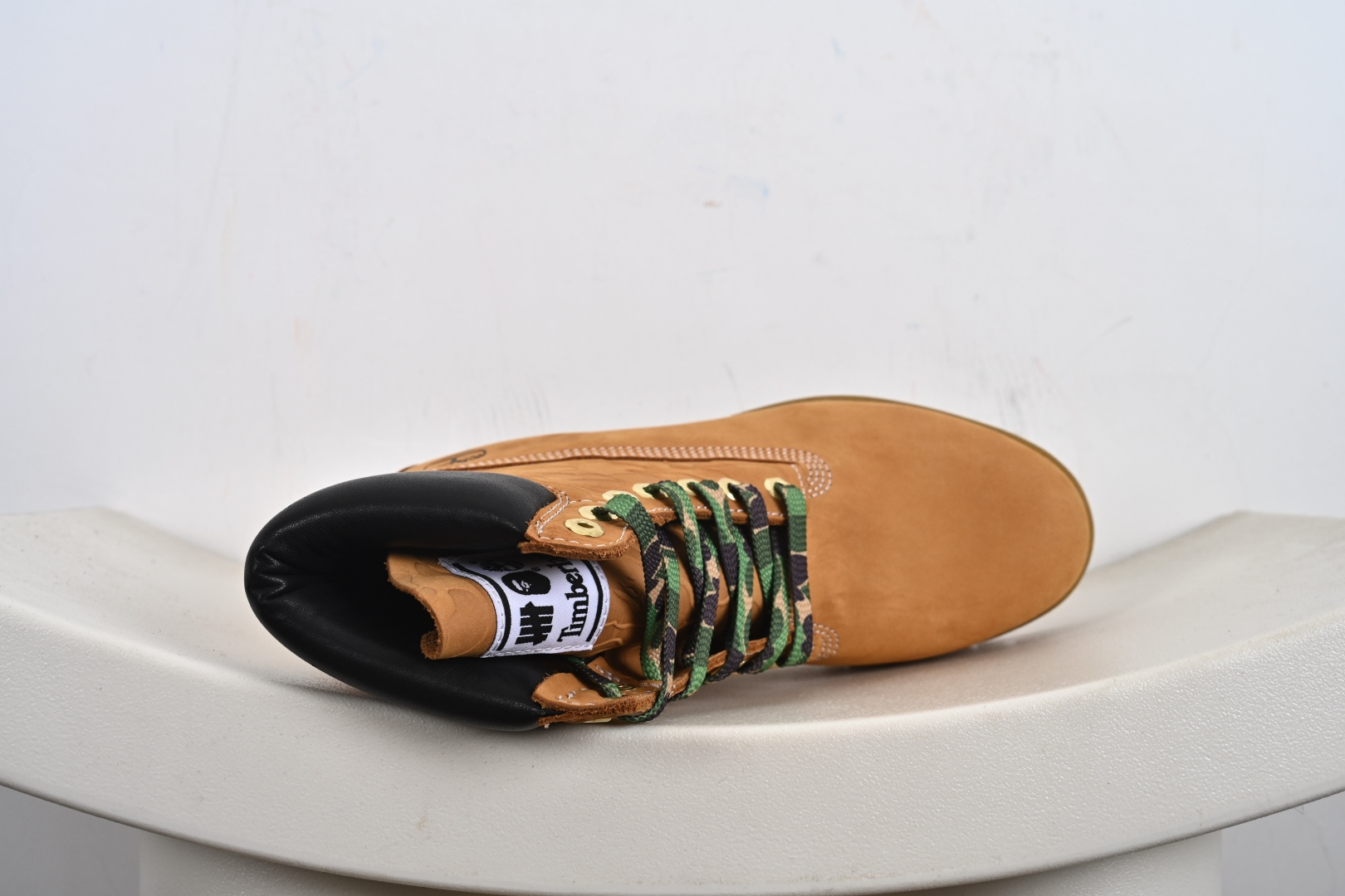 Timberland x Bape x Undefeated 天伯伦x猿人头x不败 超限量三方联名款 TB0A1R7Y231