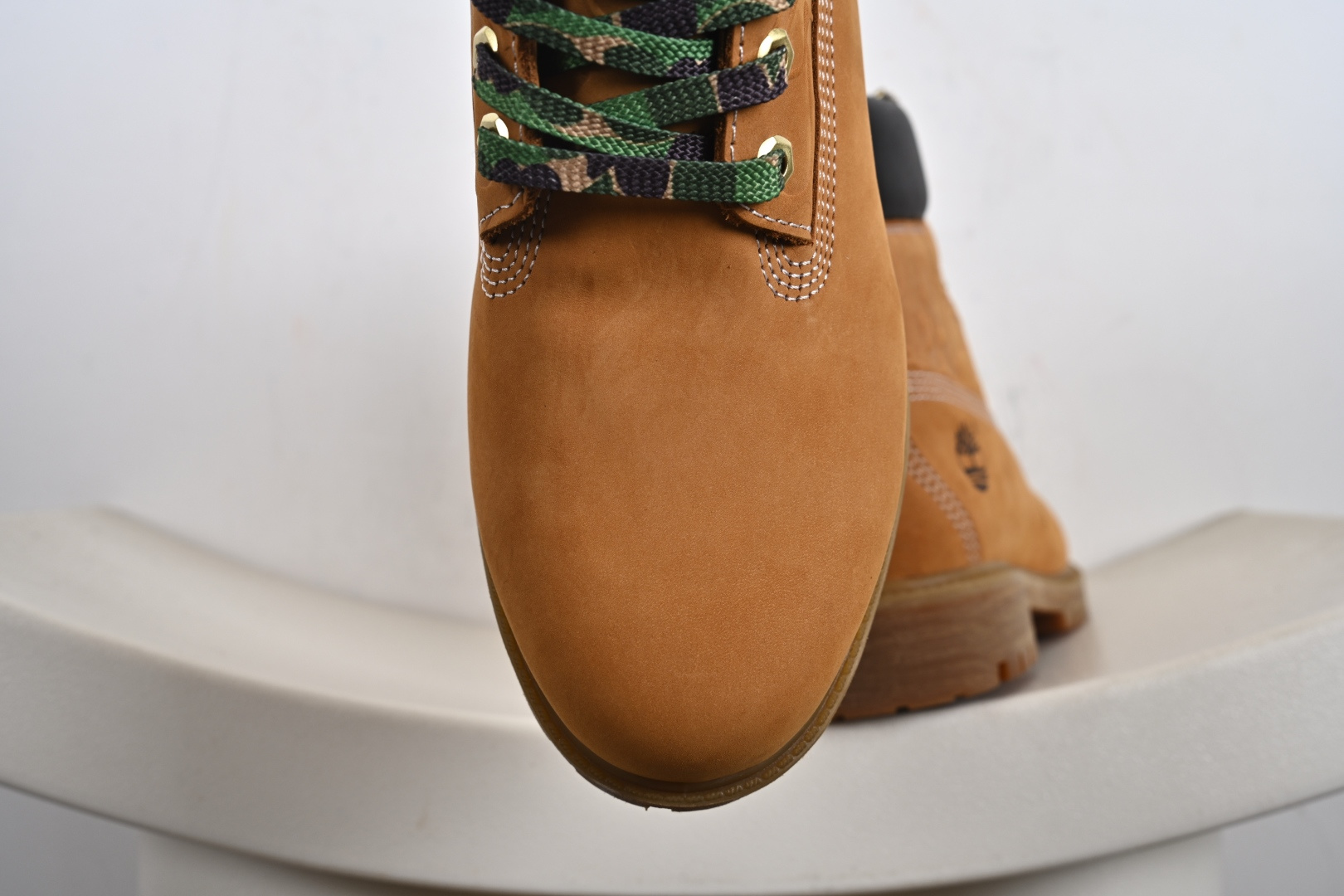 Timberland x Bape x Undefeated 天伯伦x猿人头x不败 超限量三方联名款 TB0A1R7Y231