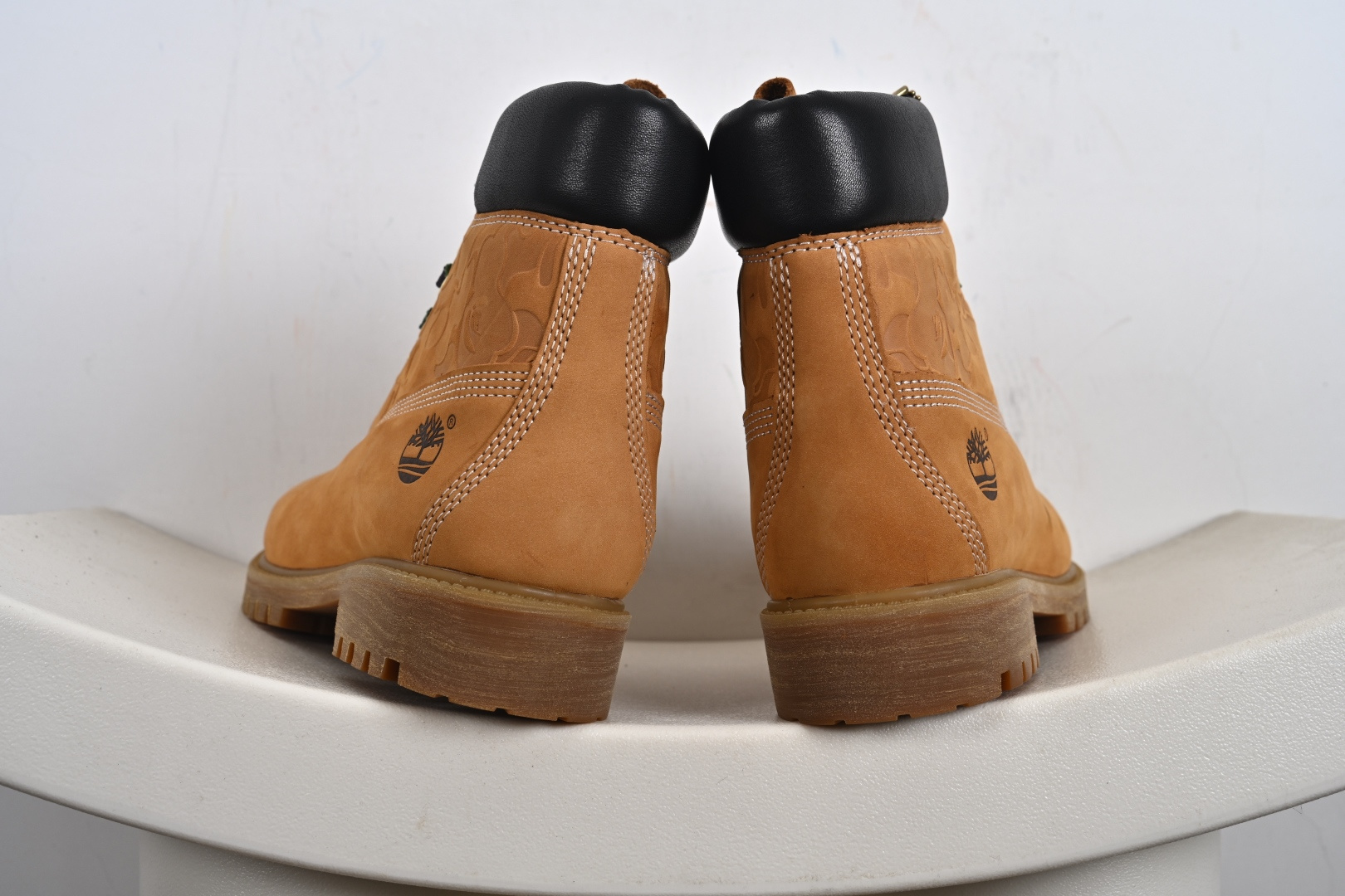 Timberland x Bape x Undefeated 天伯伦x猿人头x不败 超限量三方联名款 TB0A1R7Y231