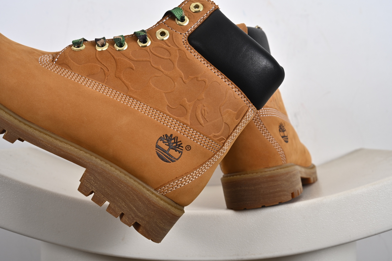 Timberland x Bape x Undefeated 天伯伦x猿人头x不败 超限量三方联名款 TB0A1R7Y231