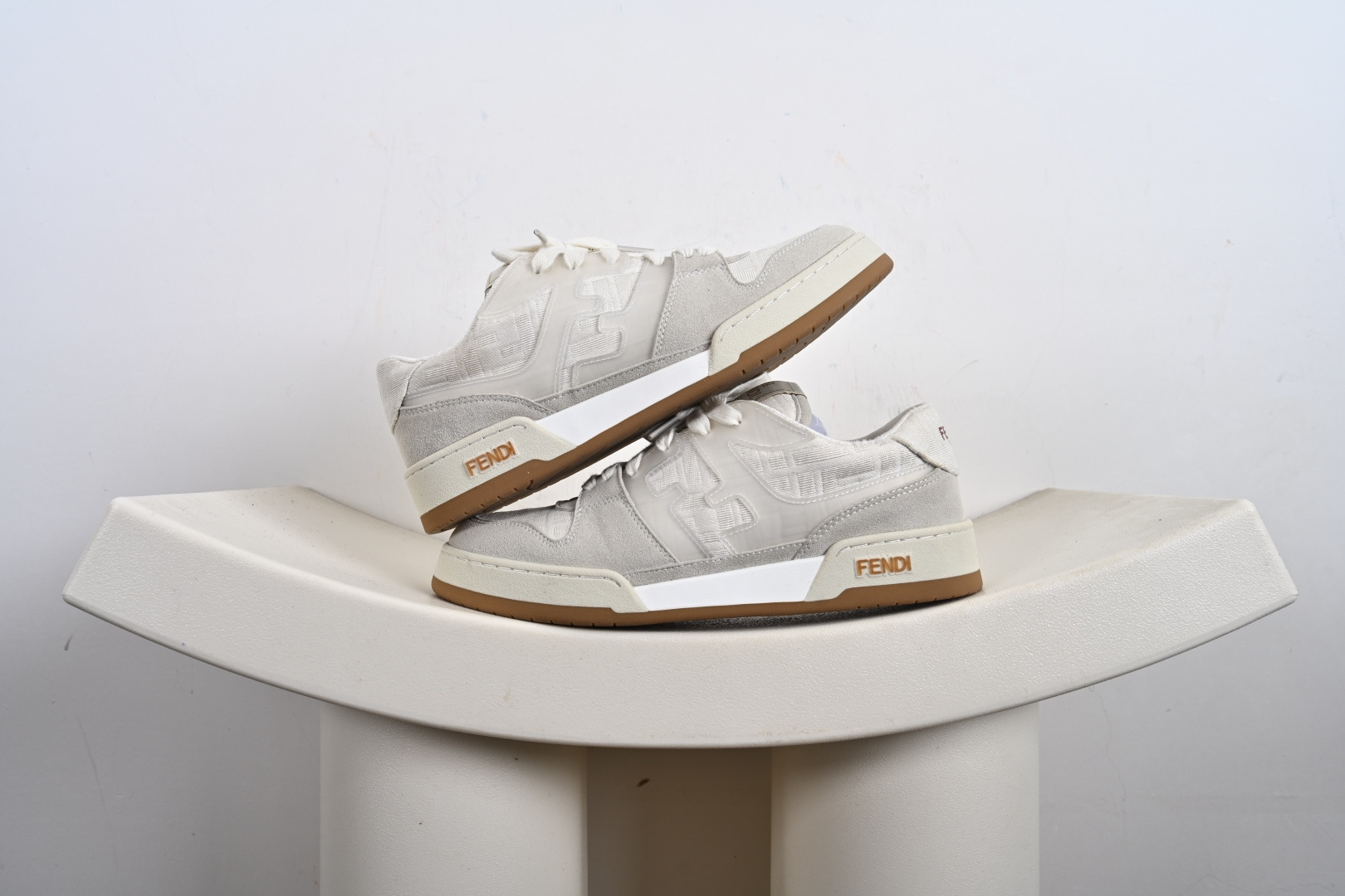 FENDI芬迪match最新爆款情侣款运动鞋板鞋