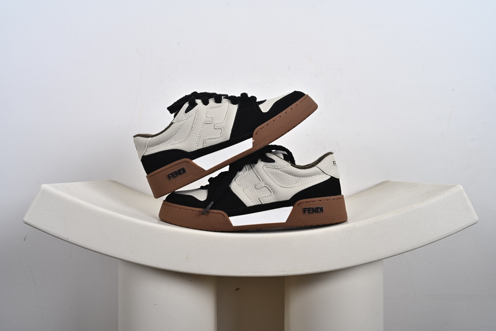 FENDI芬迪match最新爆款情侣款运动鞋板鞋