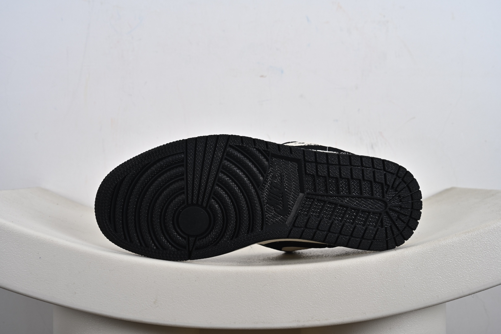 Air Jordan 1 Low × Chrome Hearts联名 高端定制 低帮复古篮球鞋 QJ2025-003