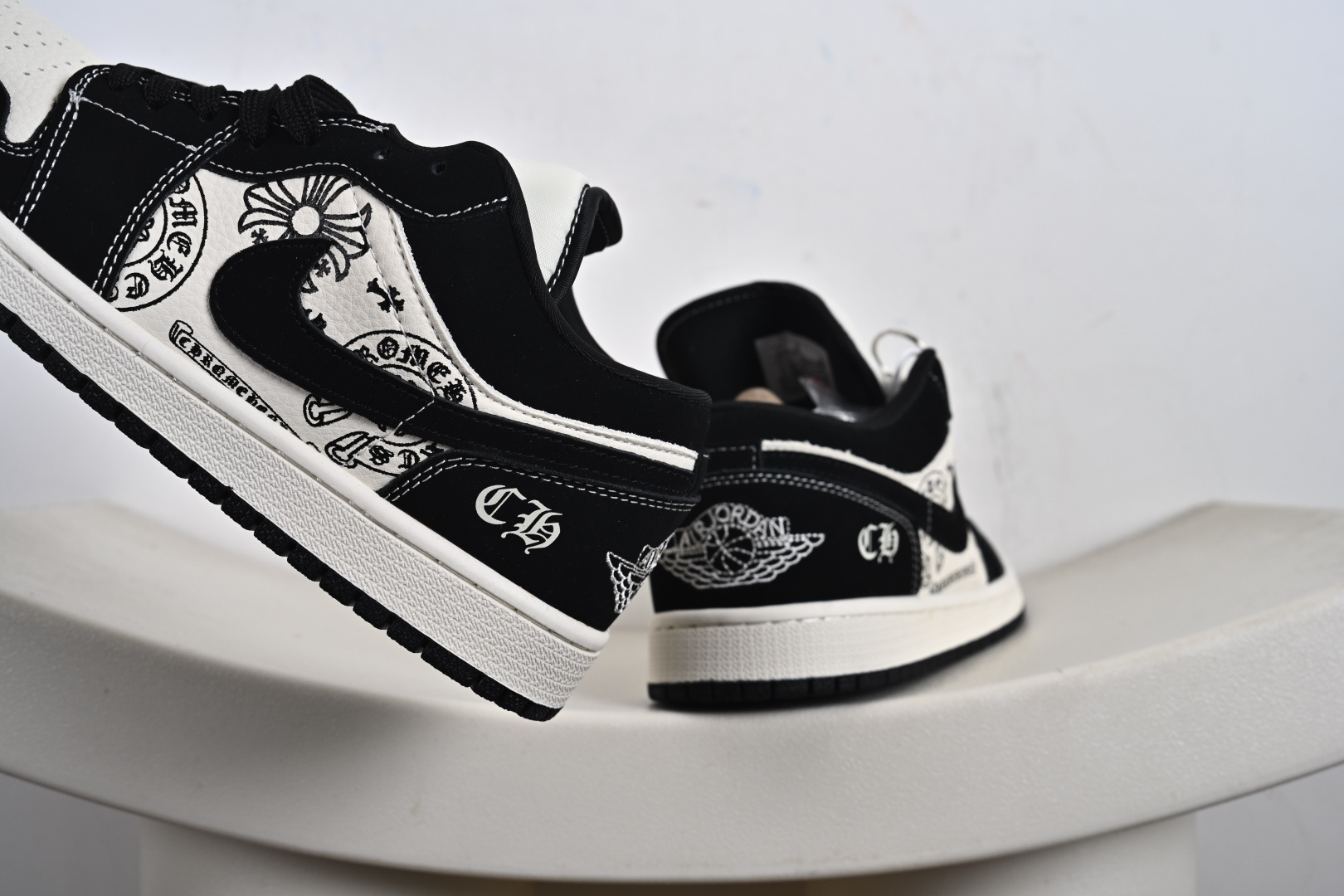 Air Jordan 1 Low × Chrome Hearts联名 高端定制 低帮复古篮球鞋 QJ2025-003