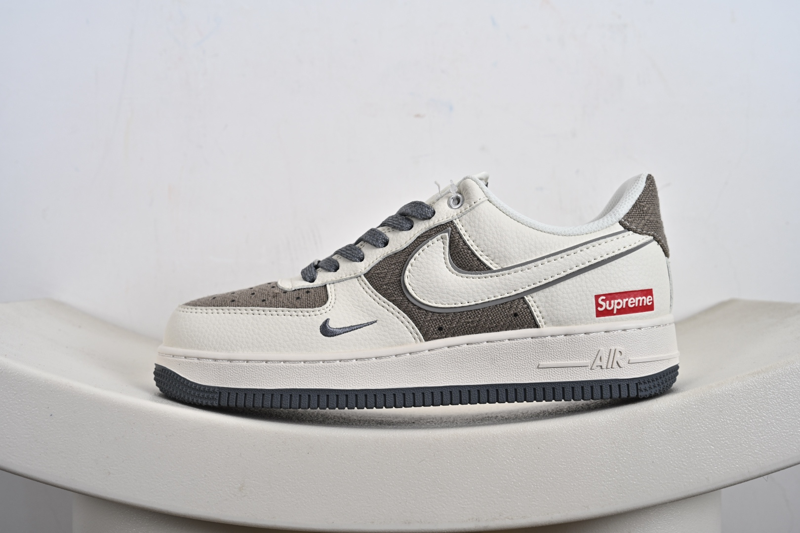 NK Air Force 1'07 Low Supreme联名 米灰帆布 空军一号低帮休闲板鞋 XX3168-210