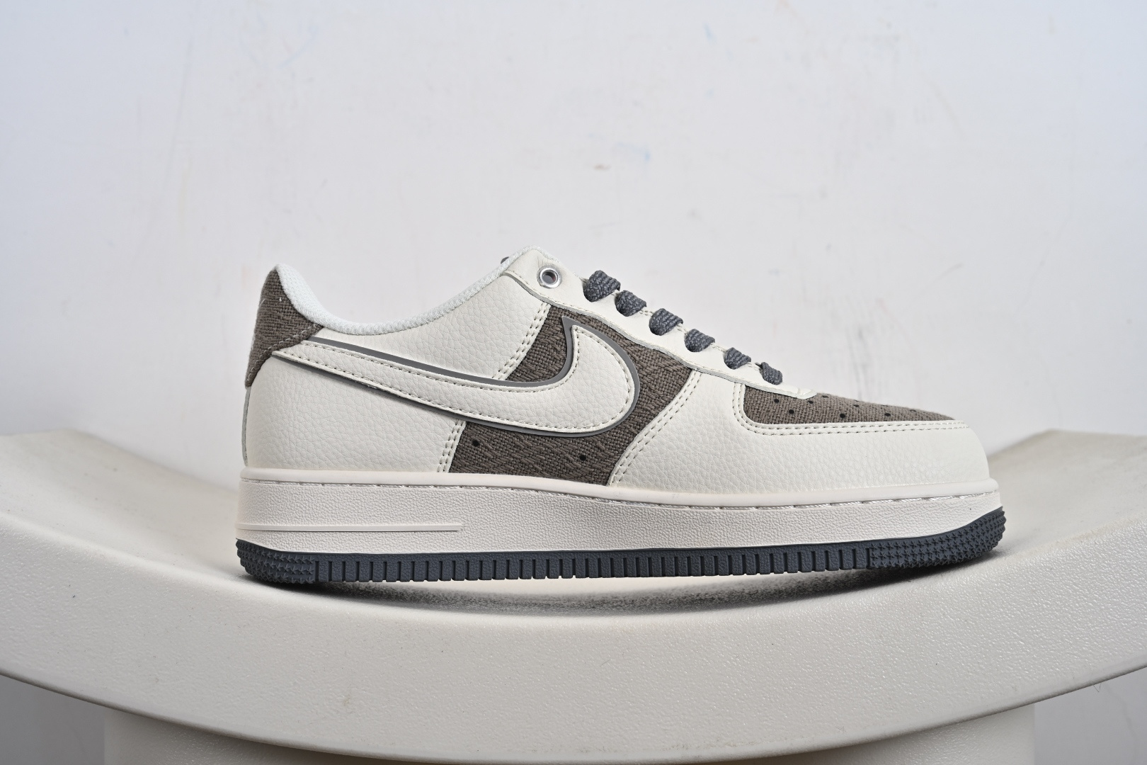 NK Air Force 1'07 Low Supreme联名 米灰帆布 空军一号低帮休闲板鞋 XX3168-210