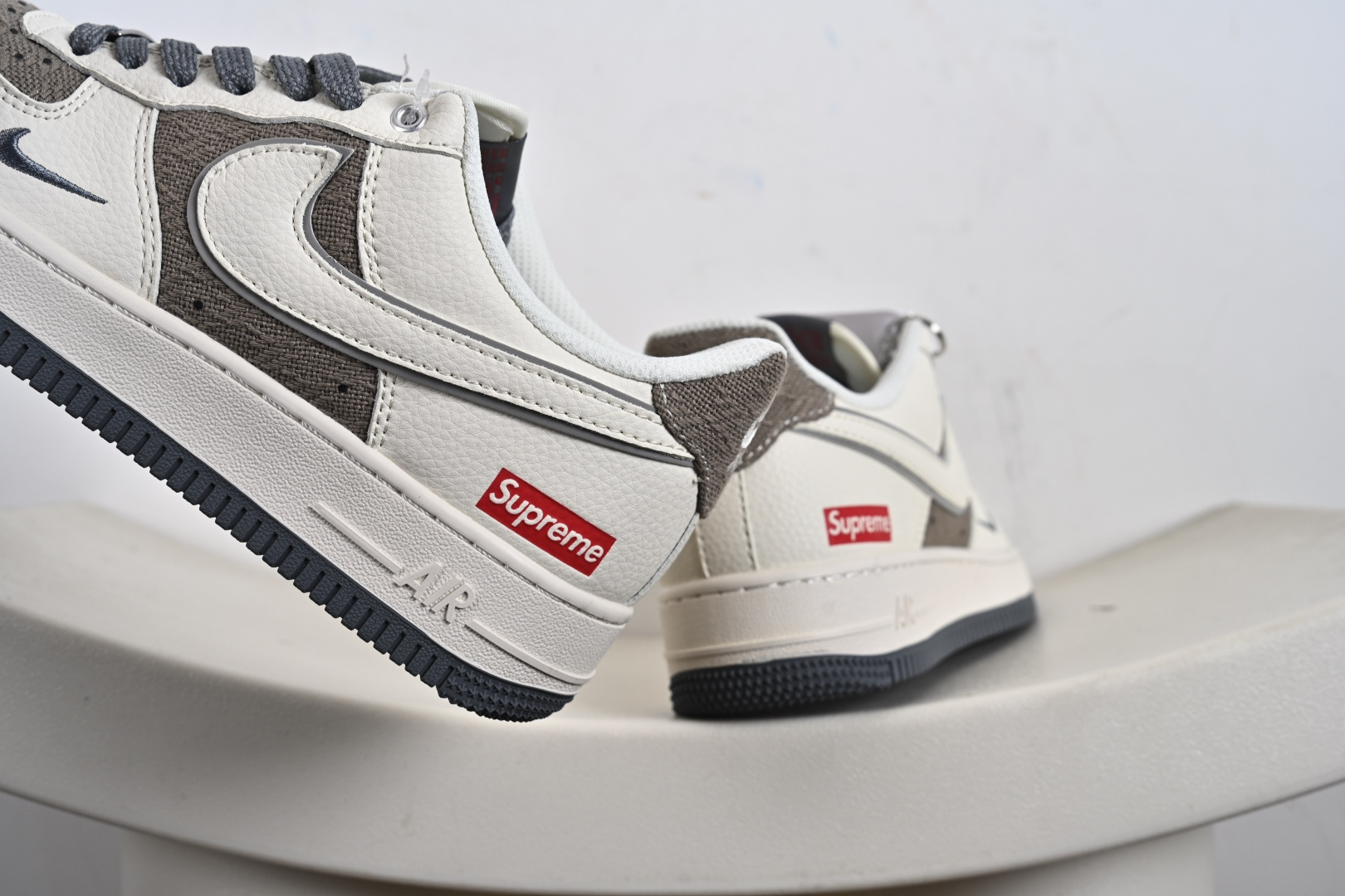 NK Air Force 1'07 Low Supreme联名 米灰帆布 空军一号低帮休闲板鞋 XX3168-210