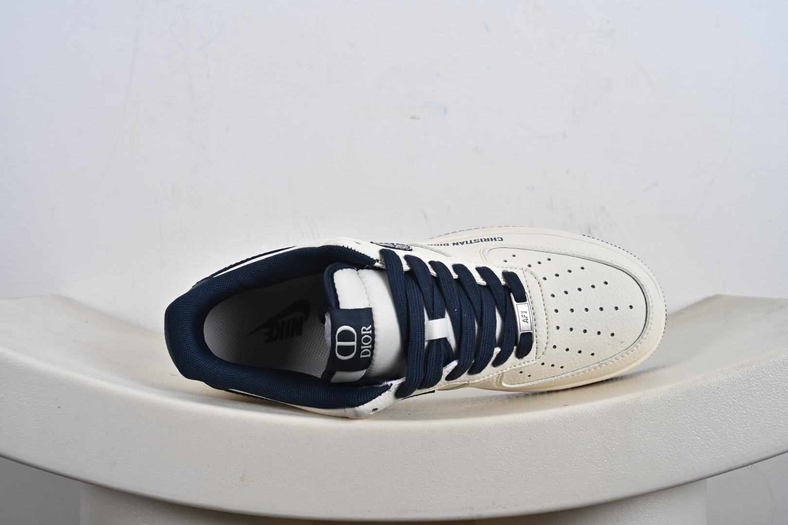 Nike Air Force 1'07 Low 迪奥联名 米兰雕花 空军一号低帮休闲板鞋 XD2588-608