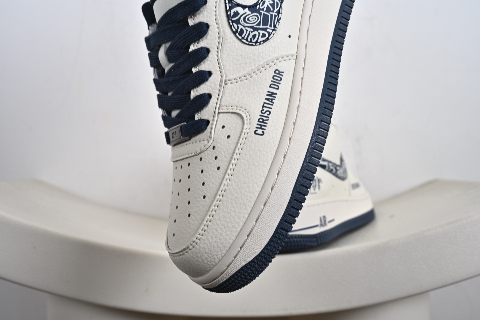 Nike Air Force 1'07 Low 迪奥联名 米兰雕花 空军一号低帮休闲板鞋 XD2588-608