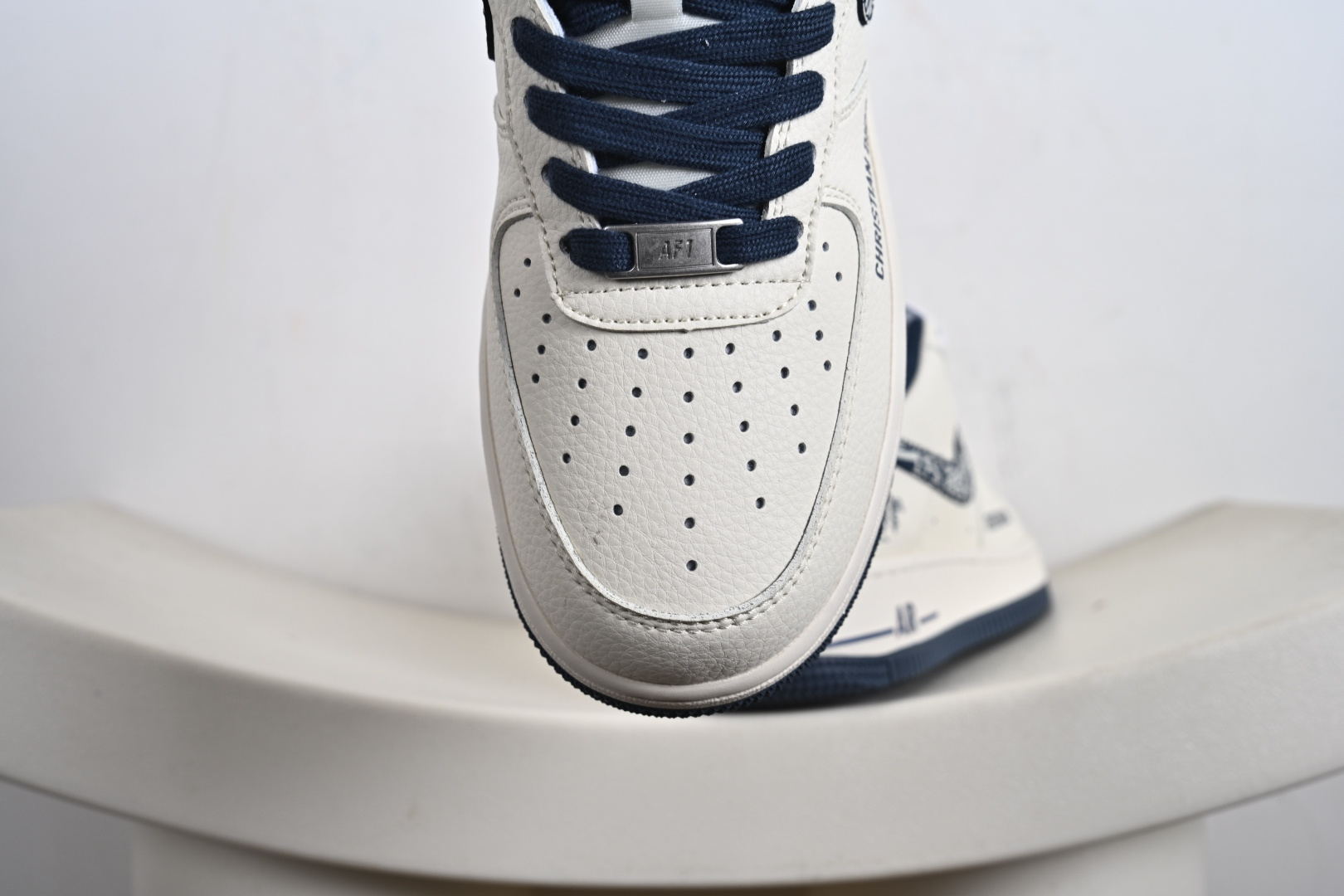 Nike Air Force 1'07 Low 迪奥联名 米兰雕花 空军一号低帮休闲板鞋 XD2588-608