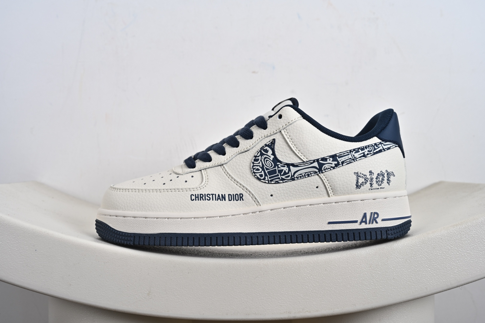 Nike Air Force 1'07 Low 迪奥联名 米兰雕花 空军一号低帮休闲板鞋 XD2588-608