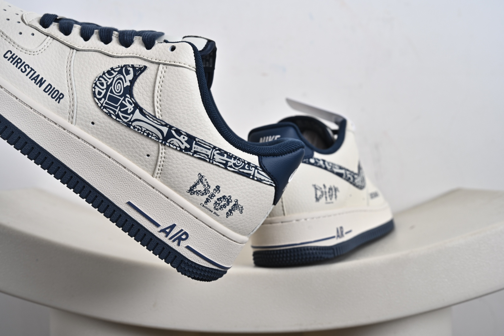 Nike Air Force 1'07 Low 迪奥联名 米兰雕花 空军一号低帮休闲板鞋 XD2588-608