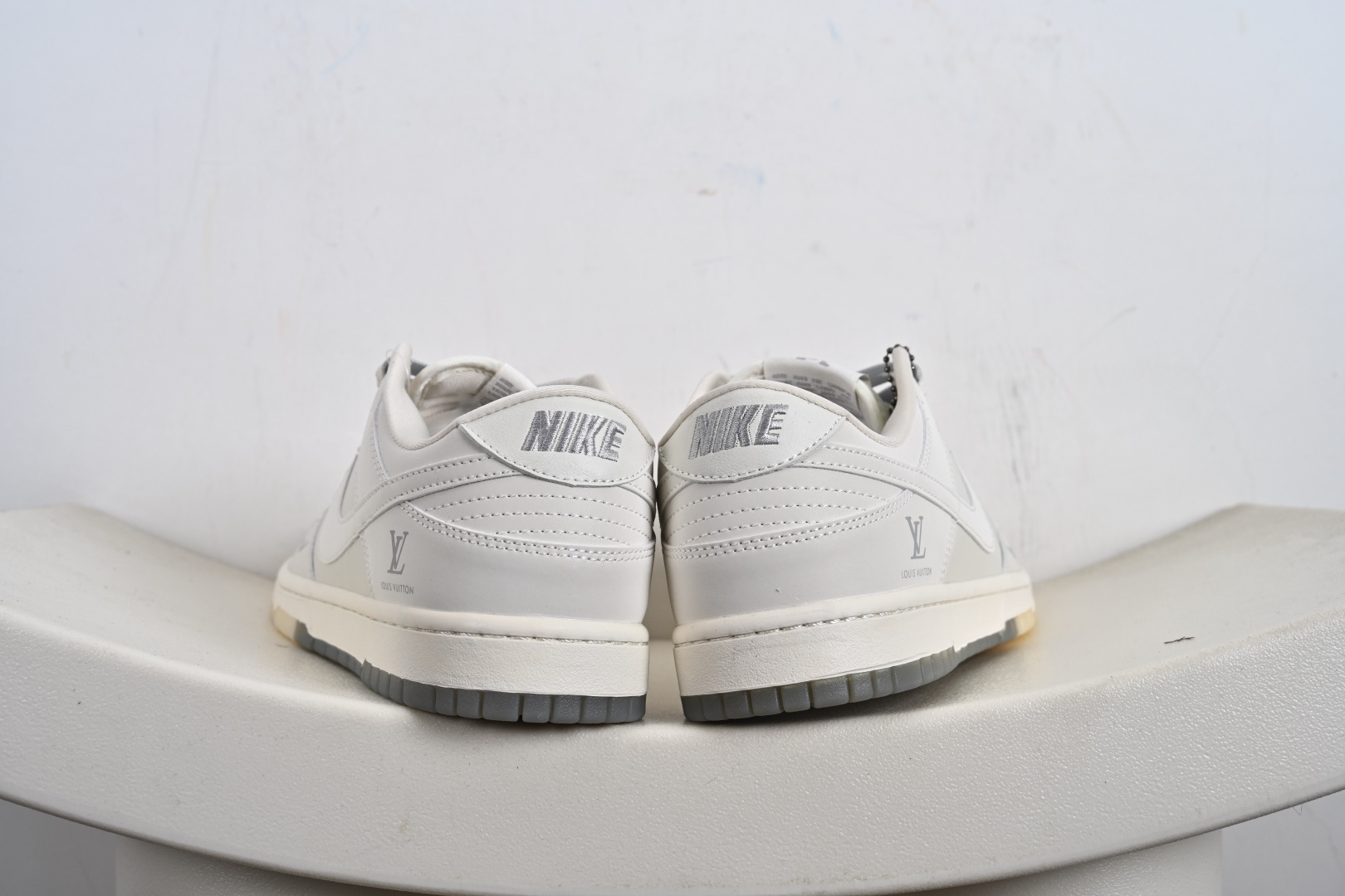 NK SB Dunk Low 联名 米灰双勾水晶底 周年高端定制 低帮休闲板鞋 XX3168-190
