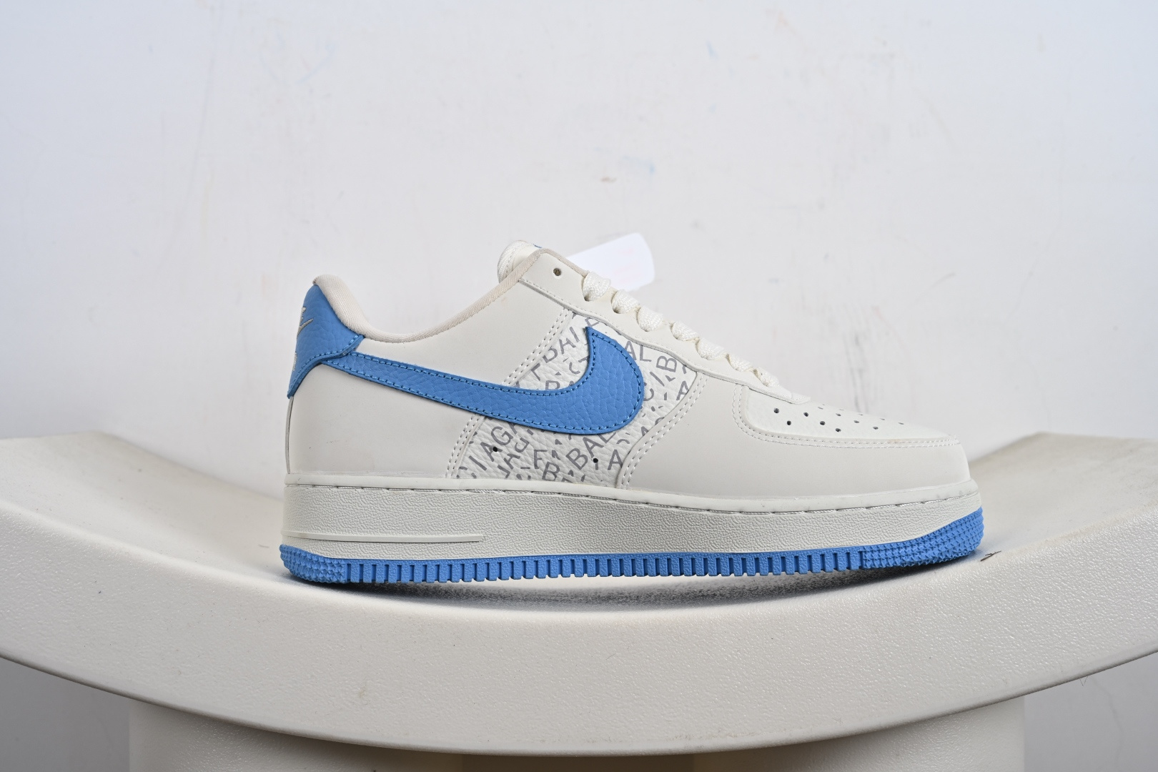 240 NK Air Force 1'07 Low 巴黎世家联名 白蓝金 空军一号低帮休闲板鞋 YF9511-803