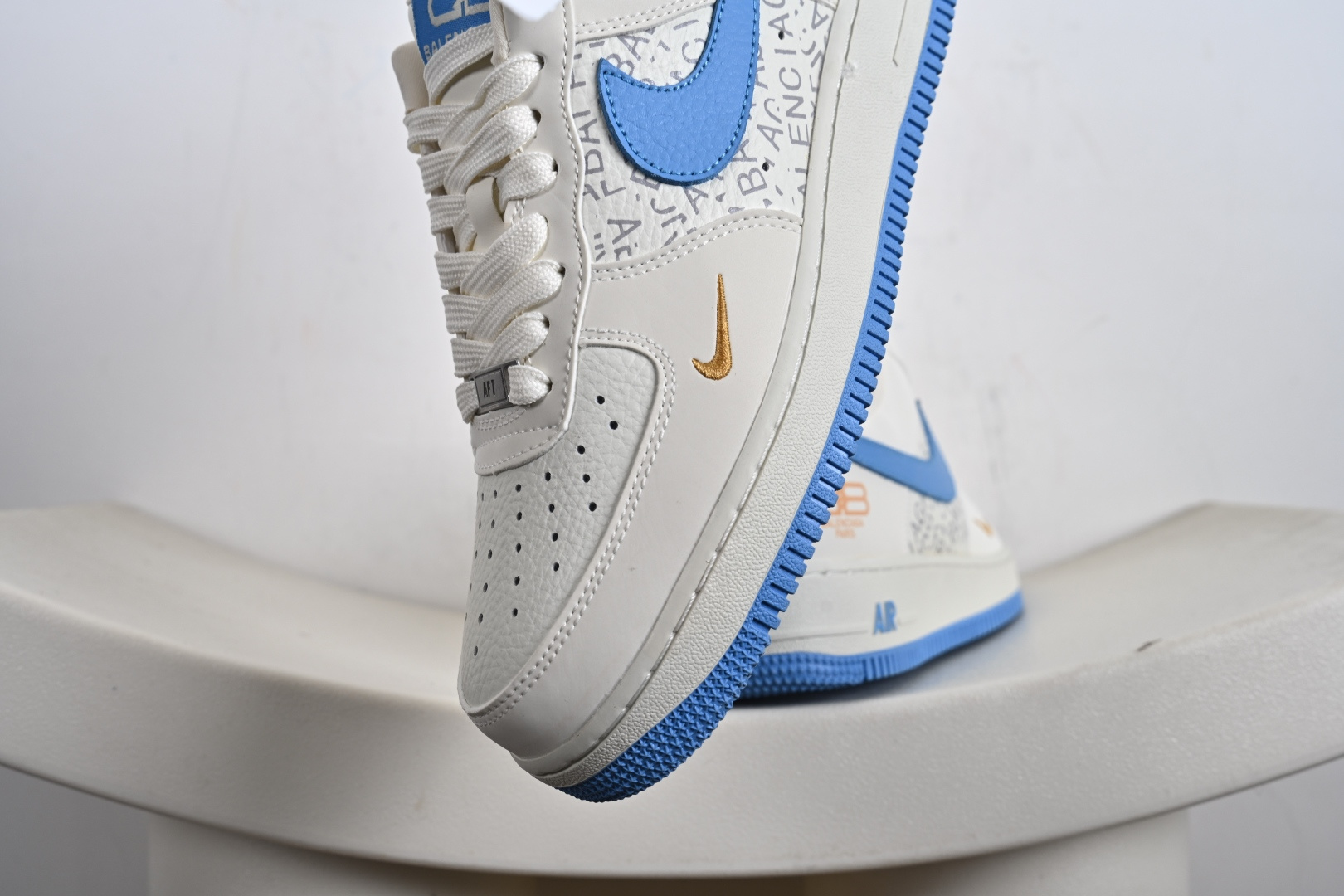 240 NK Air Force 1'07 Low 巴黎世家联名 白蓝金 空军一号低帮休闲板鞋 YF9511-803