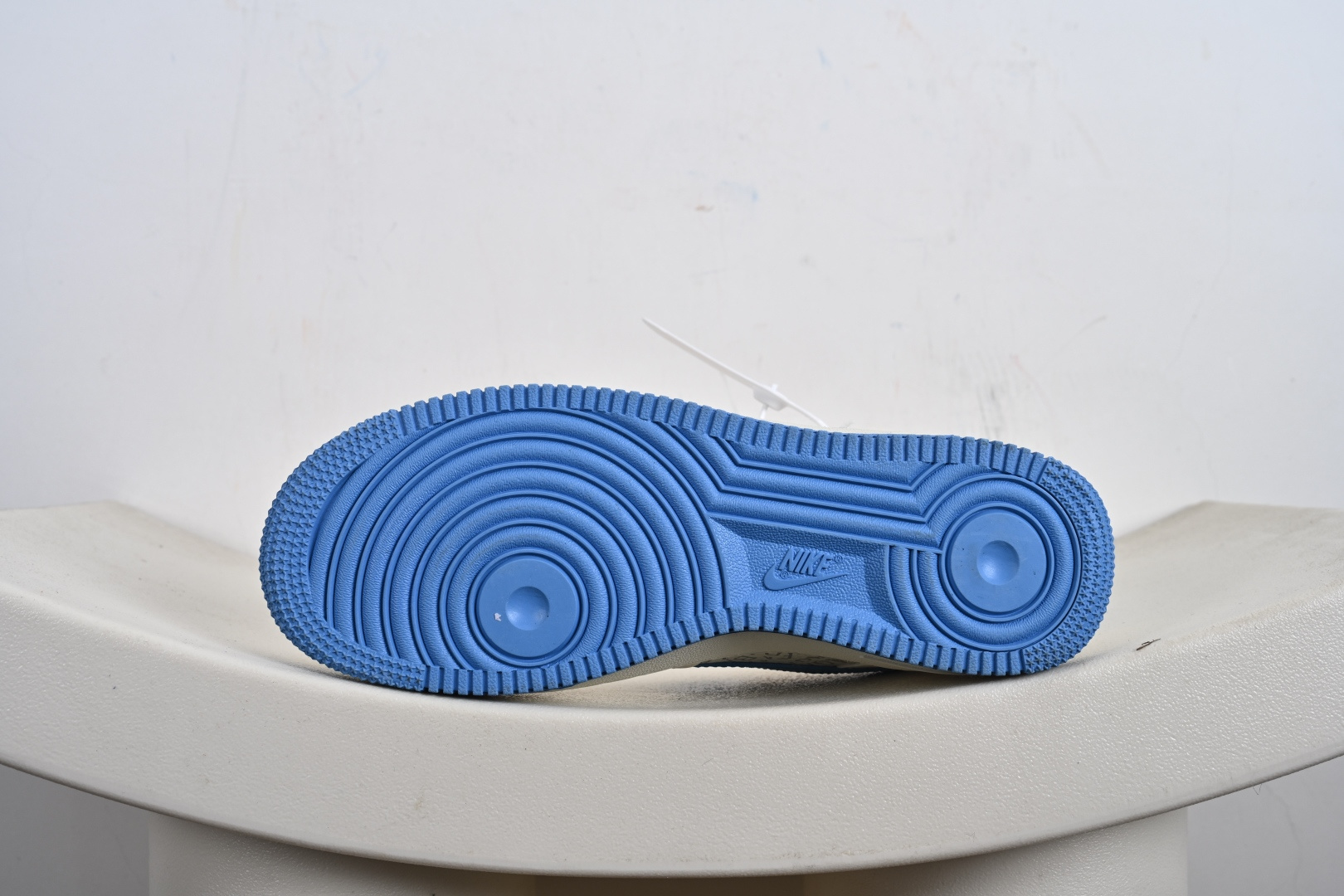 240 NK Air Force 1'07 Low 巴黎世家联名 白蓝金 空军一号低帮休闲板鞋 YF9511-803