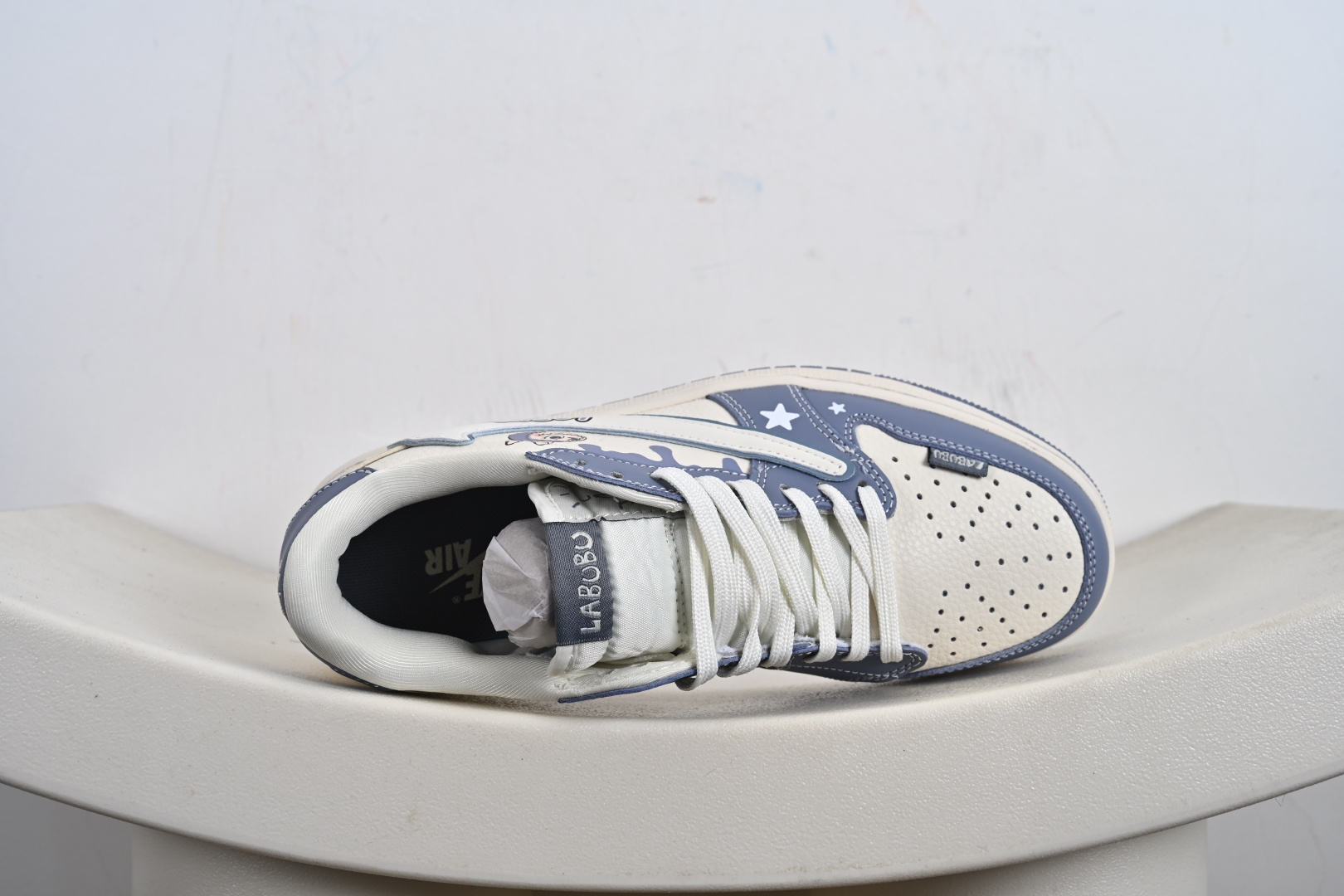 Labubu x Travis Scott x Air Jordan 1 Low 拉布布 x AJ1 低帮 梦幻蓝白倒钩 AJ1 乔丹1代 aj1 乔1 低邦倒勾联名 乔丹篮球鞋系列 DZ5899-018