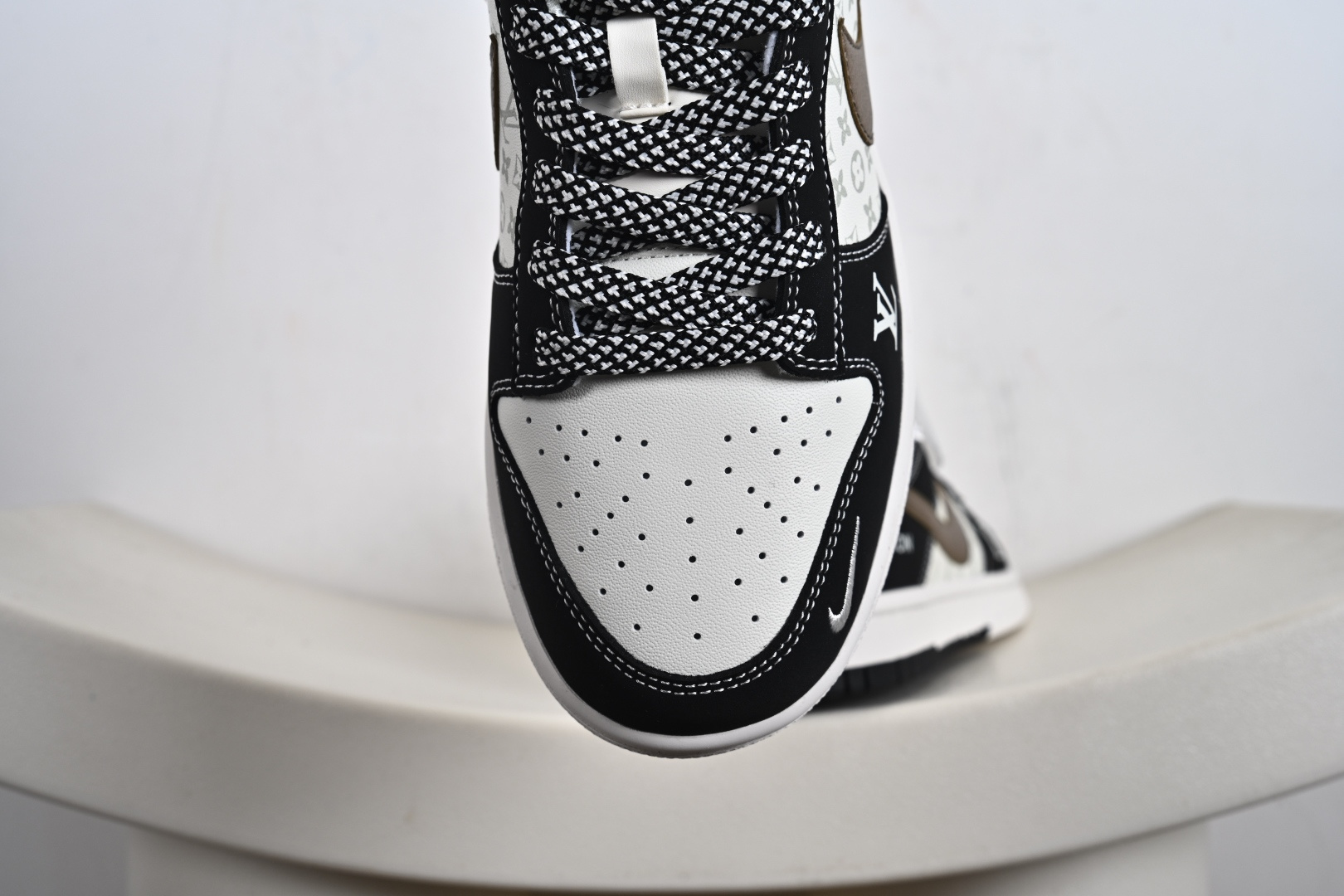 Air Jordan 1 Low × 联名 高端定制 低帮复古篮球鞋 CS1688-130