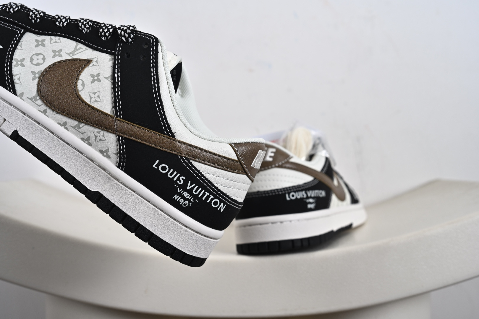 Air Jordan 1 Low × 联名 高端定制 低帮复古篮球鞋 CS1688-130