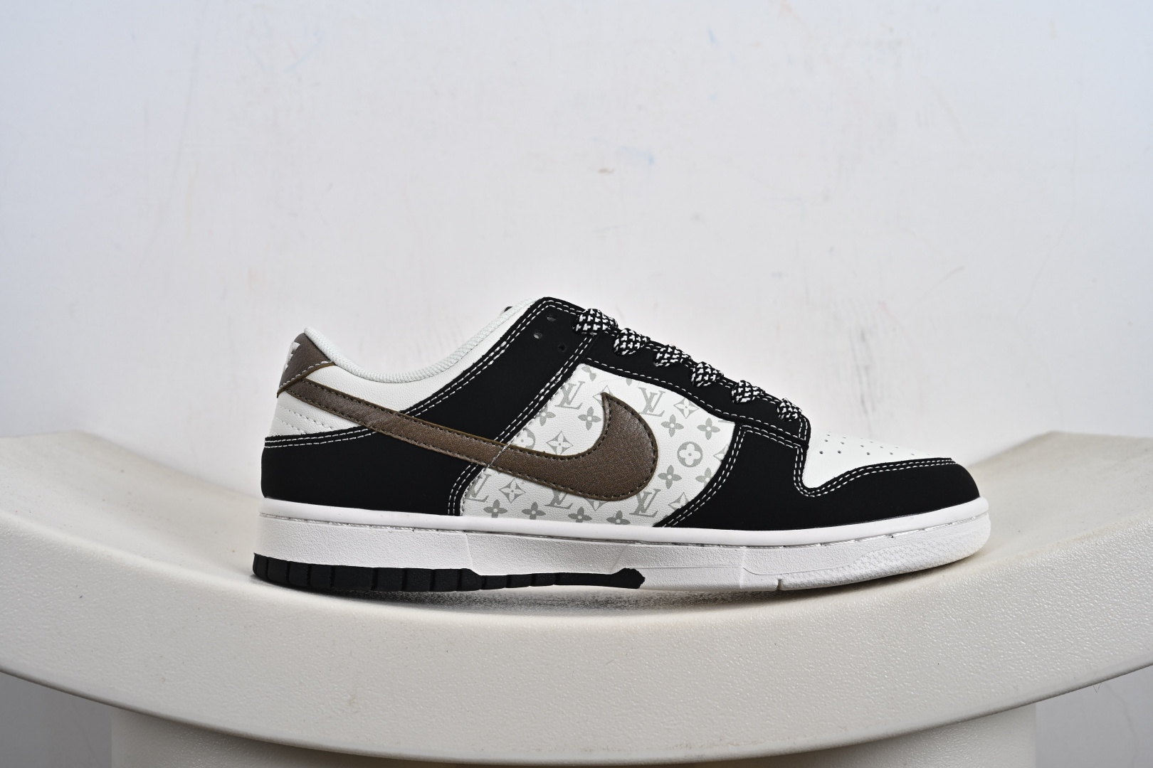 Air Jordan 1 Low × 联名 高端定制 低帮复古篮球鞋 CS1688-130