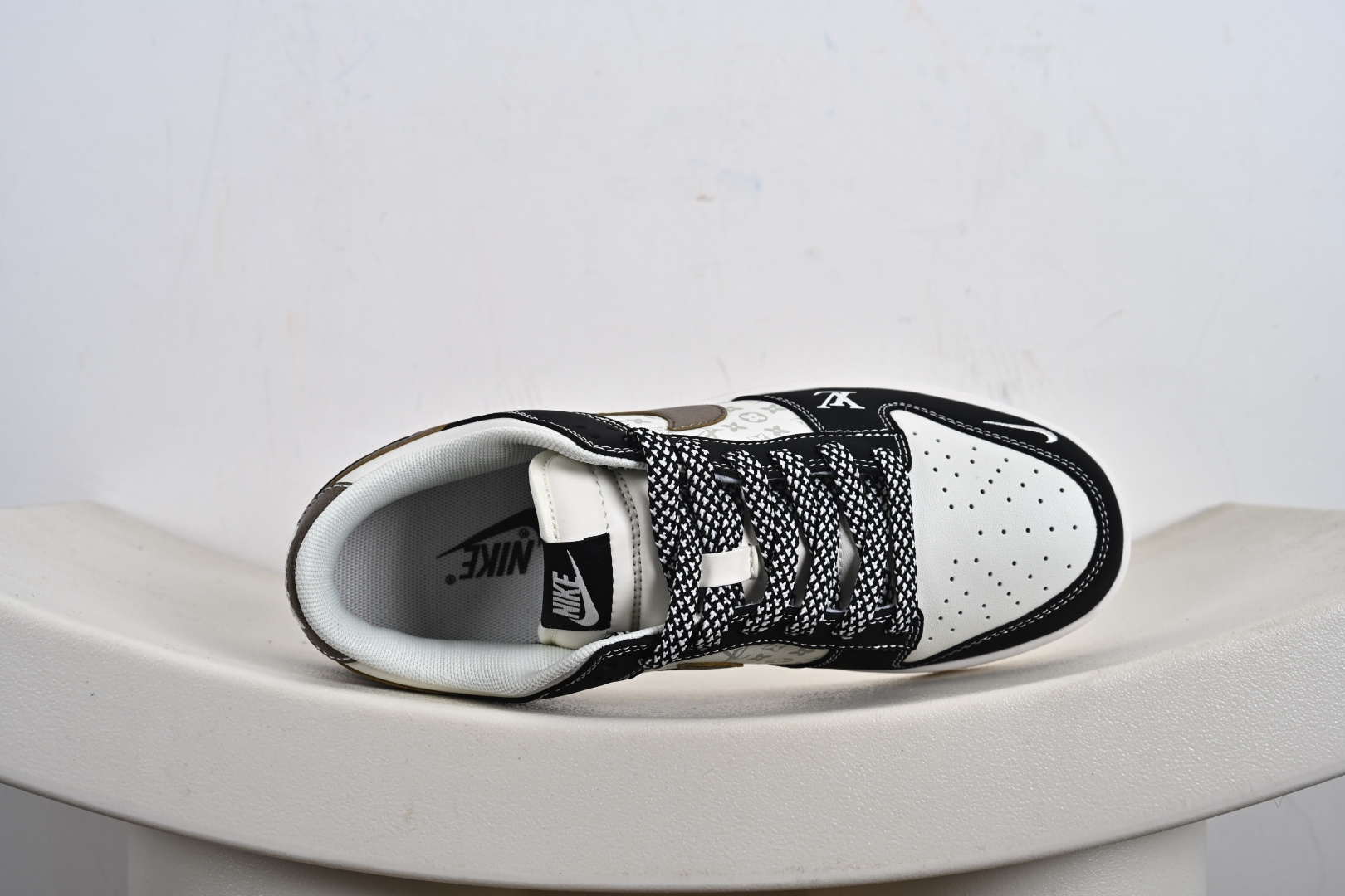 Air Jordan 1 Low × 联名 高端定制 低帮复古篮球鞋 CS1688-130