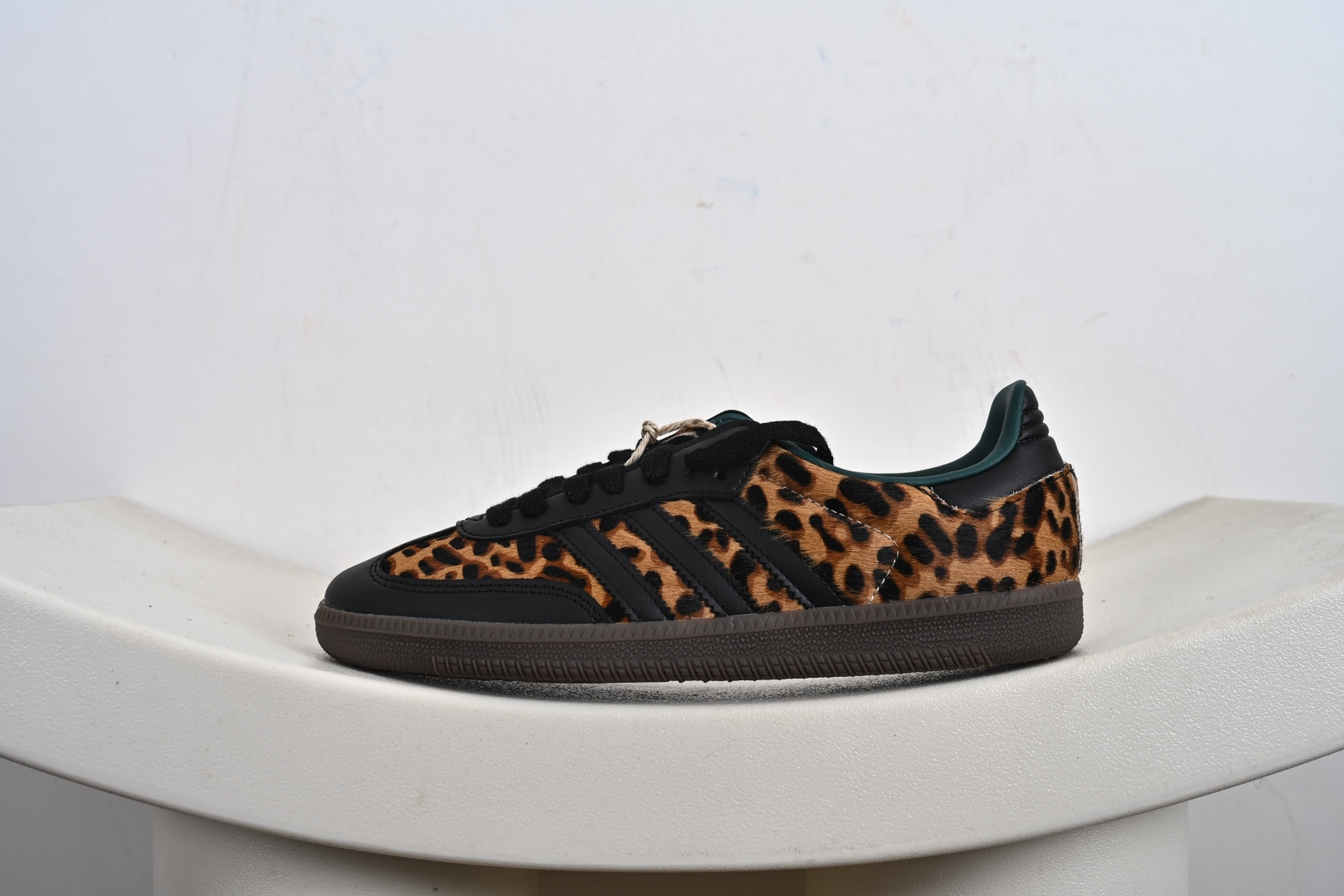 Adidas Samba 阿迪三叶草休闲板鞋 JI2735-Top High Quatity Cheap Sneakers Fashion Clothing Clothes Bags handbags Shoes of all Brand wholesale With The best Quality And Beautiful Price from China Factory Chinese suppliers wholesaler seller Adidas Samba 阿迪三叶草休闲板鞋 JI2735