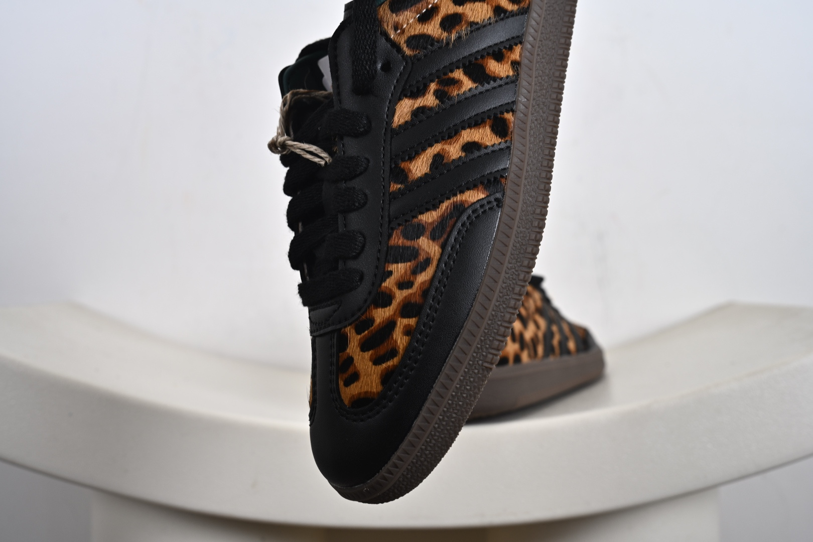 Adidas Samba 阿迪三叶草休闲板鞋 JI2735-Top High Quatity Cheap Sneakers Fashion Clothing Clothes Bags handbags Shoes of all Brand wholesale With The best Quality And Beautiful Price from China Factory Chinese suppliers wholesaler seller Adidas Samba 阿迪三叶草休闲板鞋 JI2735