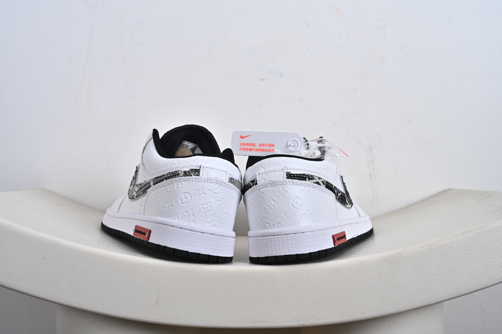 高端定制Air Jordan 1 Low AJ1 乔1 “LV路易威登联名---纯白LV立体印花”高端定制 低帮复古篮球鞋 QG1988-011