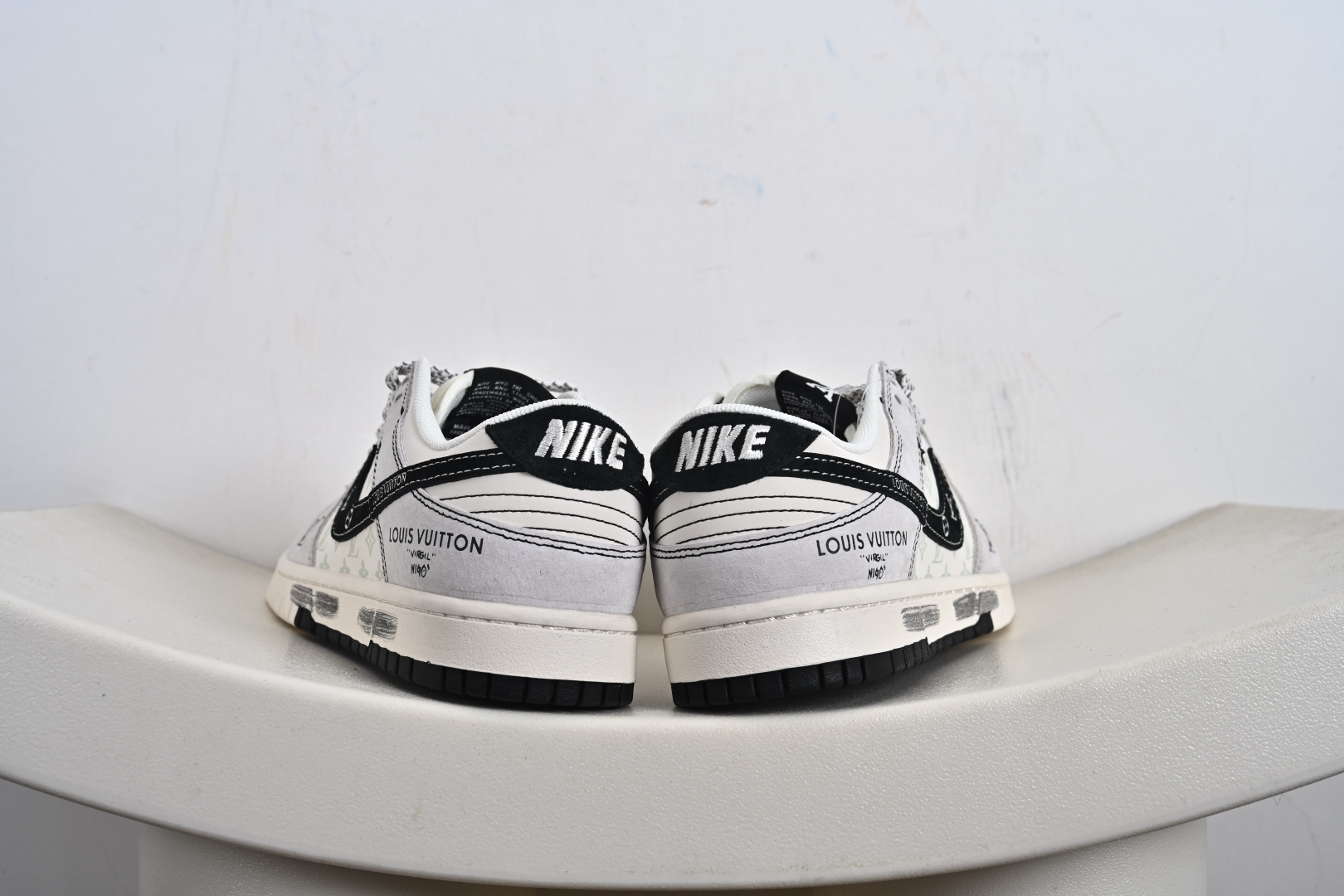 Nike SB Dunk Low“LV联名——涂鸦双拼” 周年高端定制 低帮休闲板鞋 CX5050-Y01