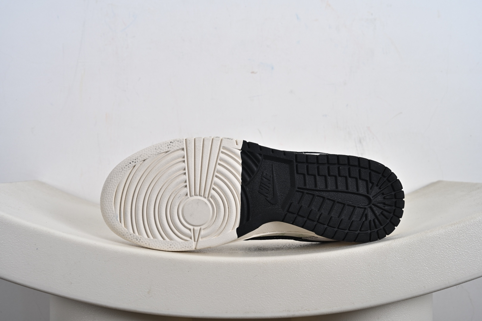 Nike SB Dunk Low“LV联名——涂鸦双拼” 周年高端定制 低帮休闲板鞋 CX5050-Y01