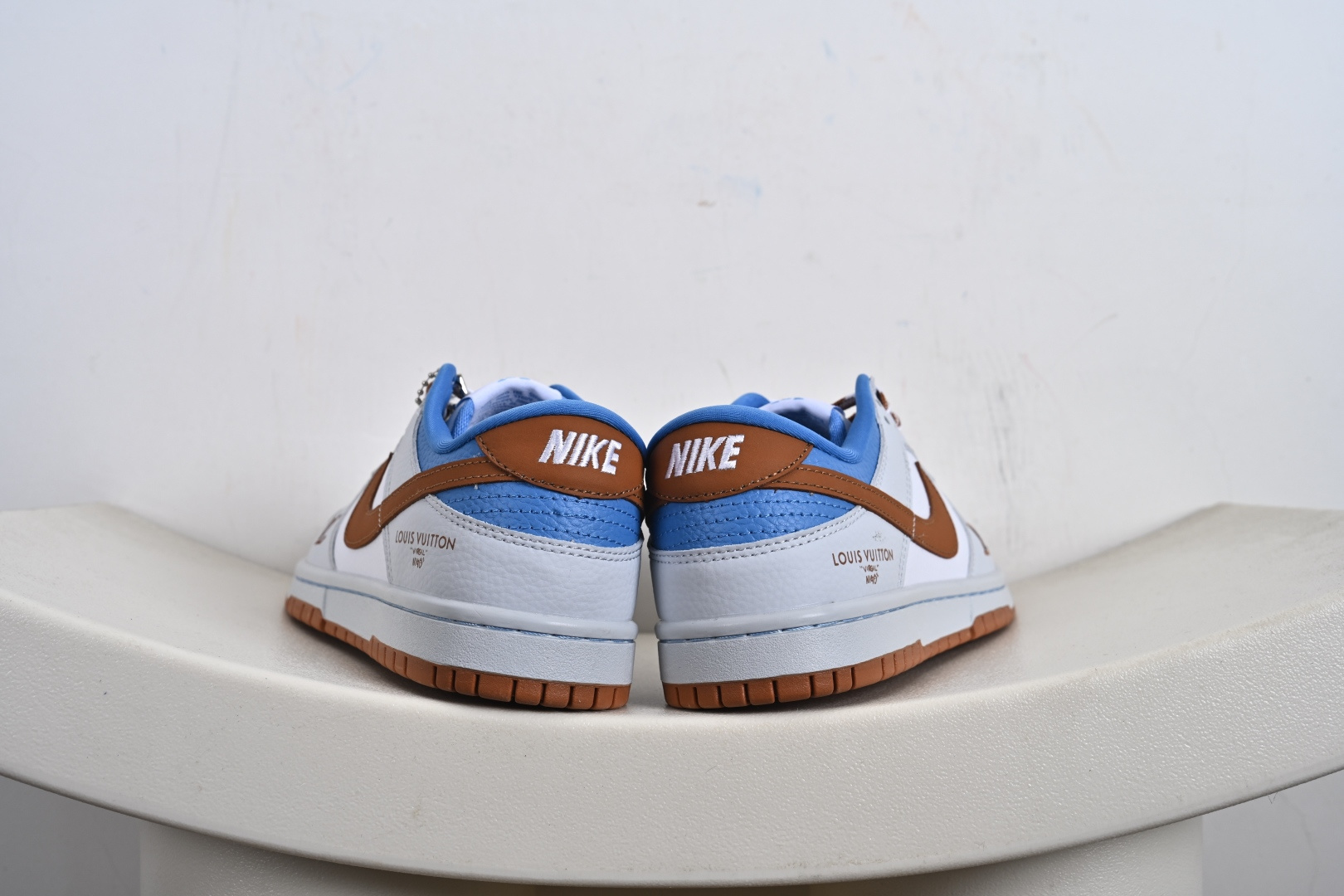 Nike SB Dunk Low LV联名 白灰棕蓝 周年高端定制 低帮休闲板鞋 SC0601-474
