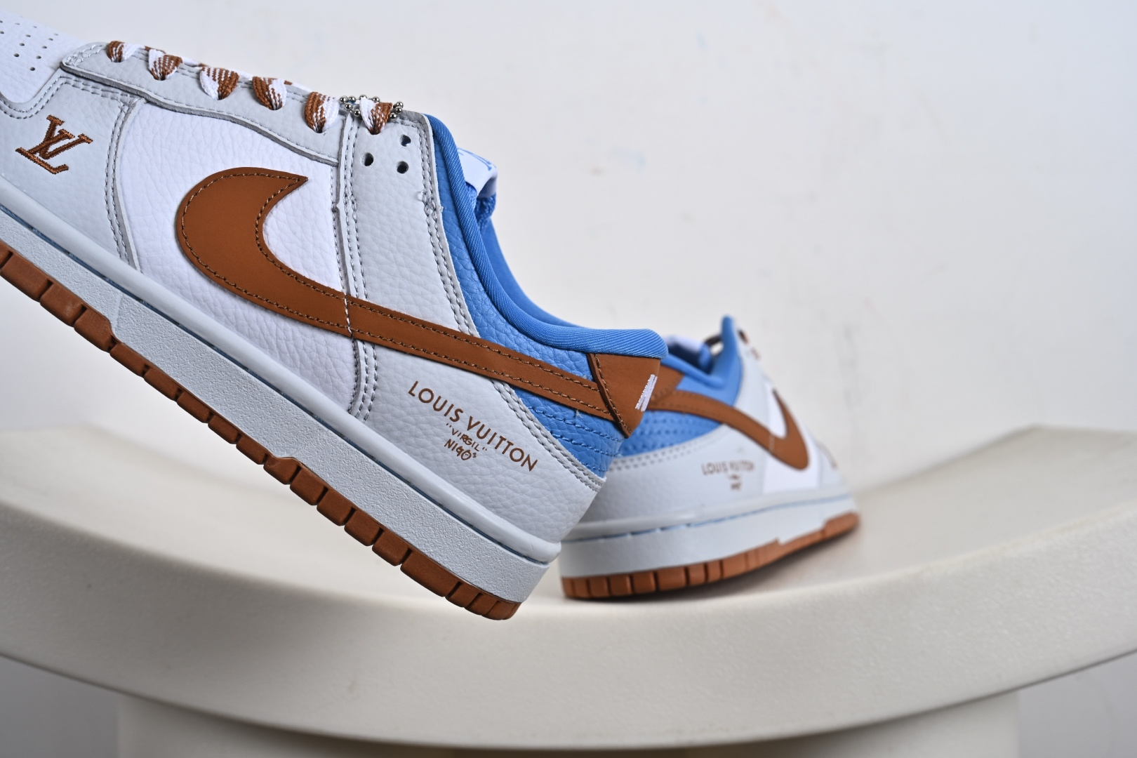 Nike SB Dunk Low LV联名 白灰棕蓝 周年高端定制 低帮休闲板鞋 SC0601-474