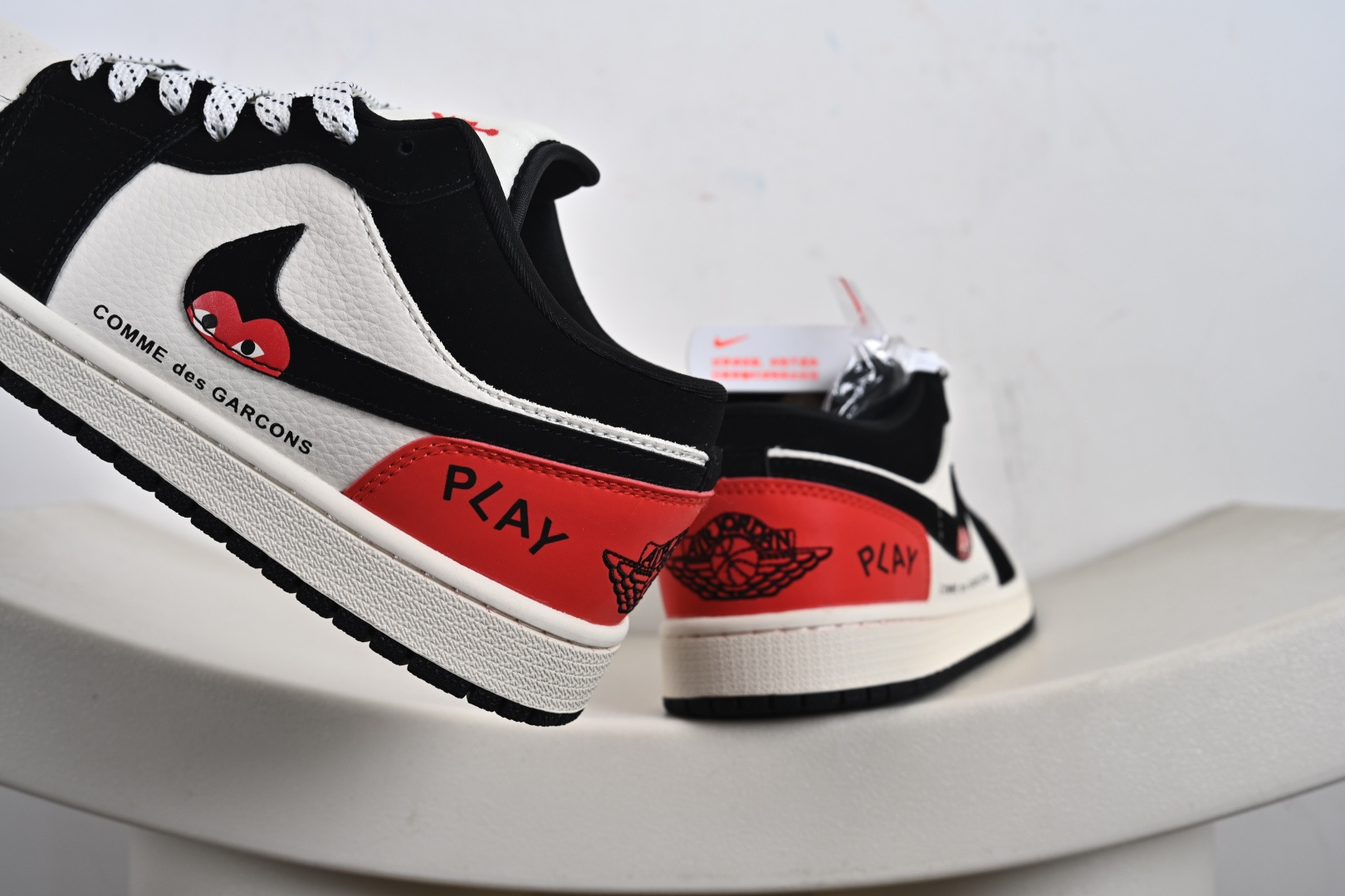 260 Nike Jordan Air Jordan 1 “川久保玲联名——米黑红” 高端定制 乔丹低帮休闲板鞋 LJ8888-005