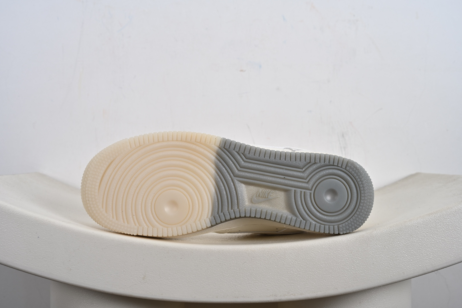 240 NIke Air Force 1 '07 Low 空军一号低帮 运动鞋 休闲鞋 XX3168-178-Chinese UA Cheap High Quatity Brand Clothes Bags handbags Sneakers wholesale wholesaler seller from China Factory suppliers Fashion Clothing Shoes best Quality Beautiful Price 240 NIke Air Force 1 '07 Low 空军一号低帮 运动鞋 休闲鞋 XX3168-178