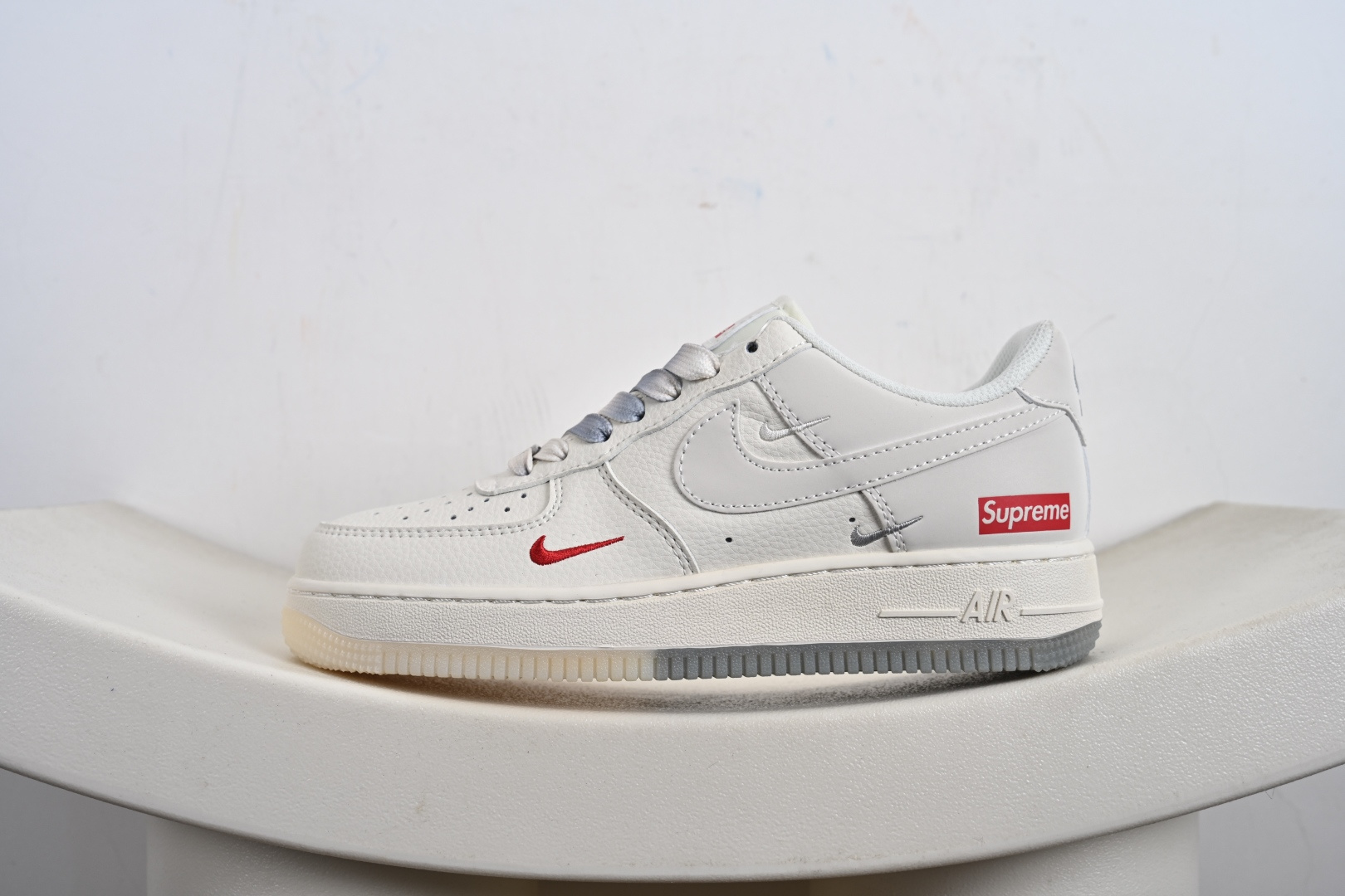 240 NIke Air Force 1 '07 Low 空军一号低帮 运动鞋 休闲鞋 XX3168-178-Chinese UA Cheap High Quatity Brand Clothes Bags handbags Sneakers wholesale wholesaler seller from China Factory suppliers Fashion Clothing Shoes best Quality Beautiful Price 240 NIke Air Force 1 '07 Low 空军一号低帮 运动鞋 休闲鞋 XX3168-178